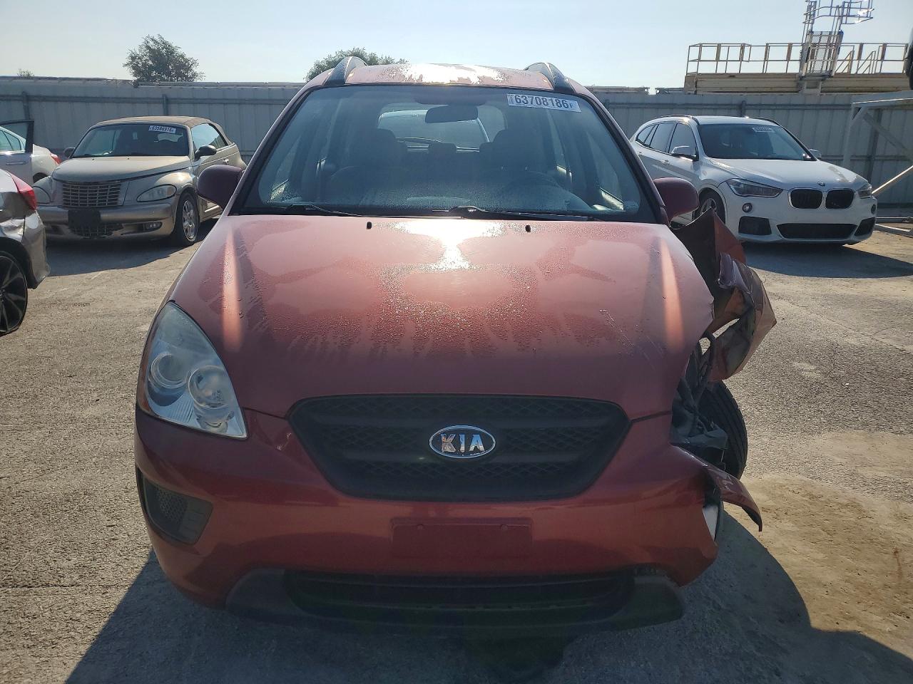 2008 Kia Rondo Lx Red vin: KNAFG526587144552