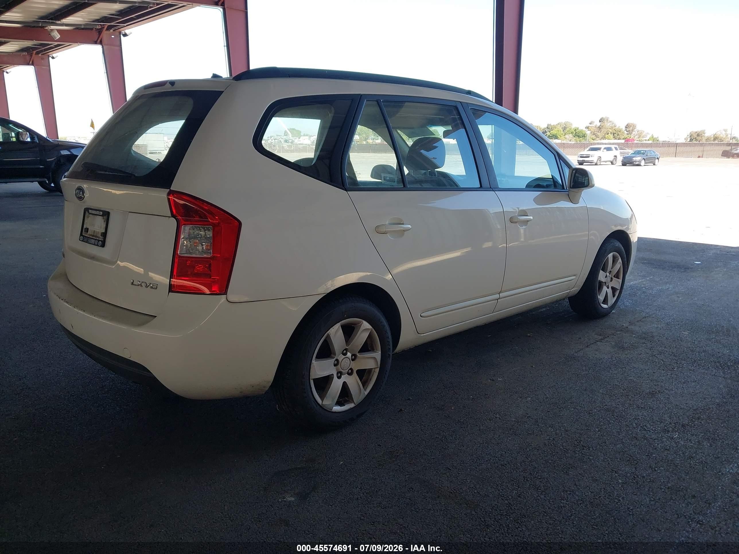 2008 Kia Rondo Lx V6 Белый vin: KNAFG526587151419