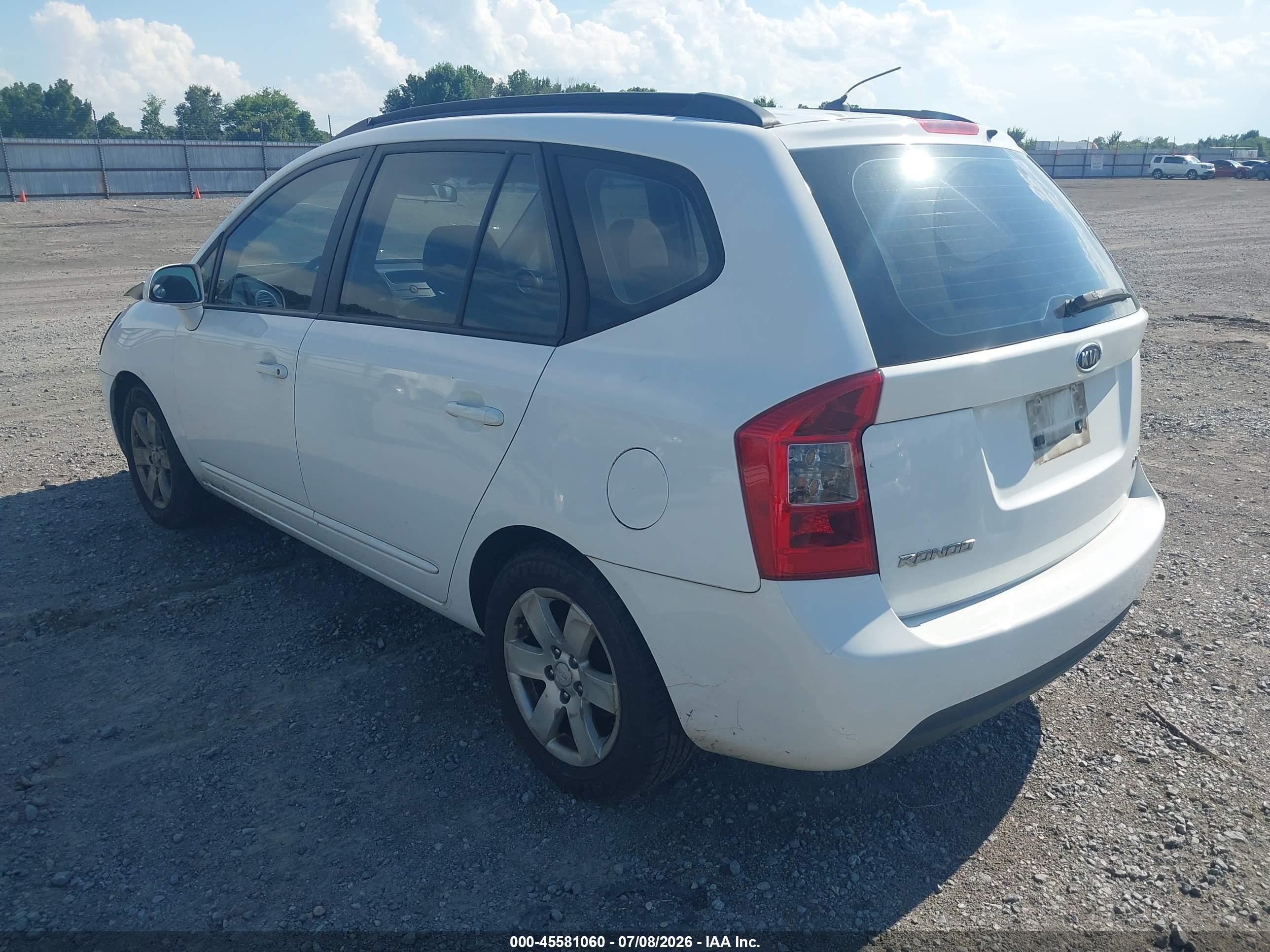 2008 Kia Rondo Lx V6 White vin: KNAFG526587151470