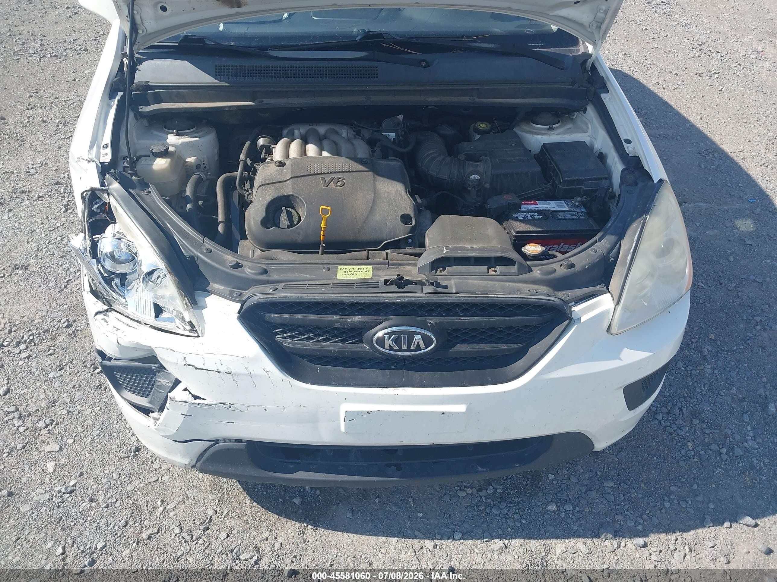2008 Kia Rondo Lx V6 White vin: KNAFG526587151470