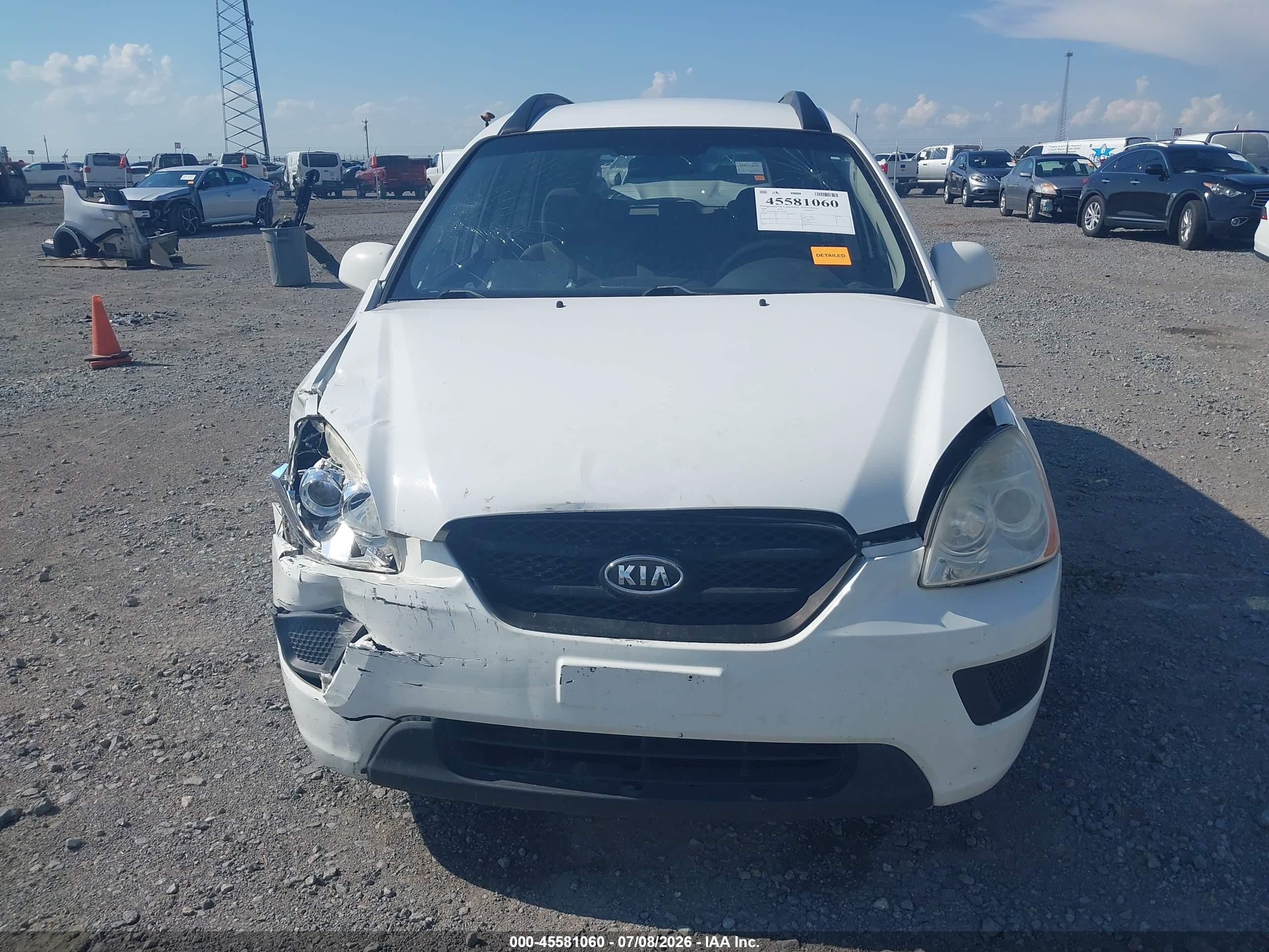 2008 Kia Rondo Lx V6 White vin: KNAFG526587151470