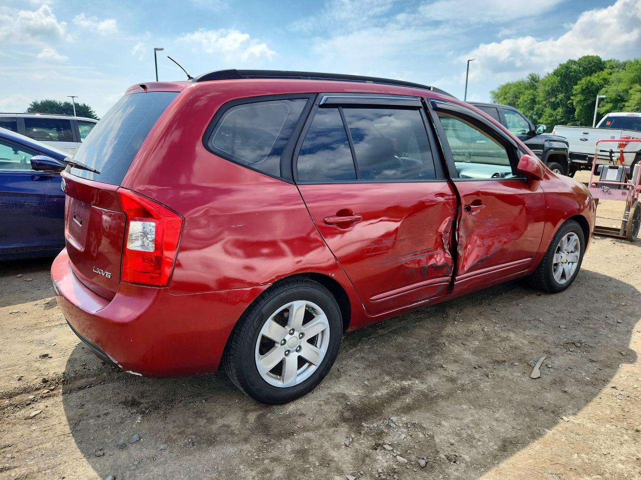 2008 Kia Rondo Lx Red vin: KNAFG526687159996