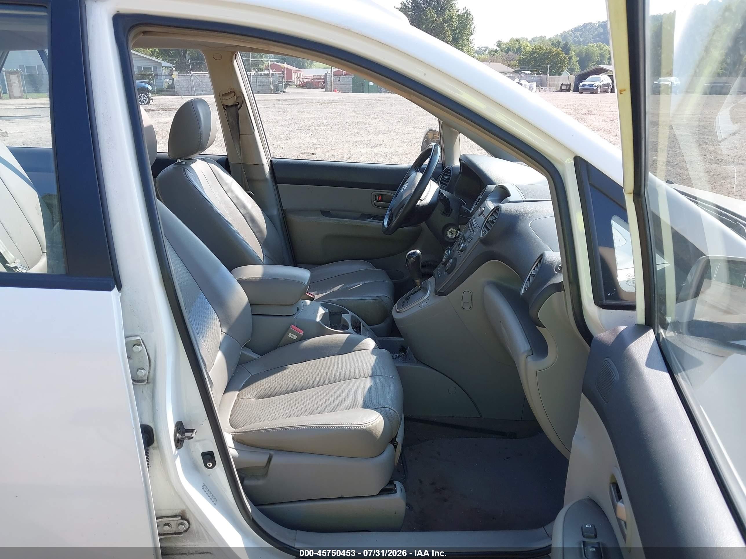 2007 Kia Rondo Ex V6 White vin: KNAFG526777069920