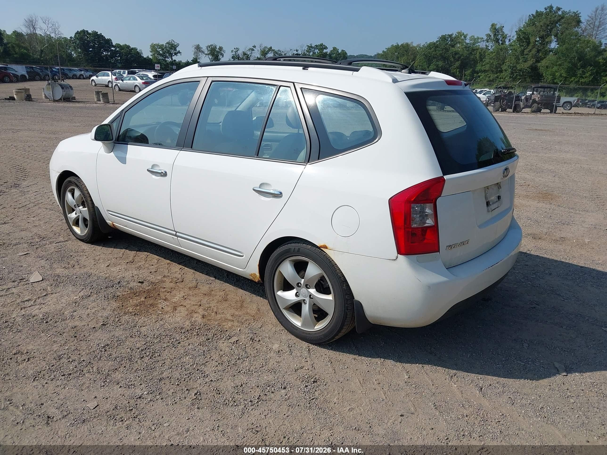 2007 Kia Rondo Ex V6 White vin: KNAFG526777069920