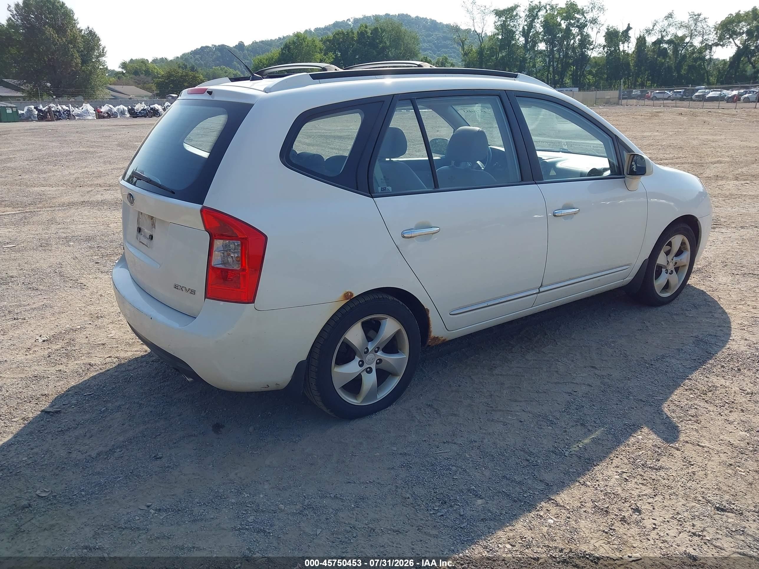 2007 Kia Rondo Ex V6 White vin: KNAFG526777069920