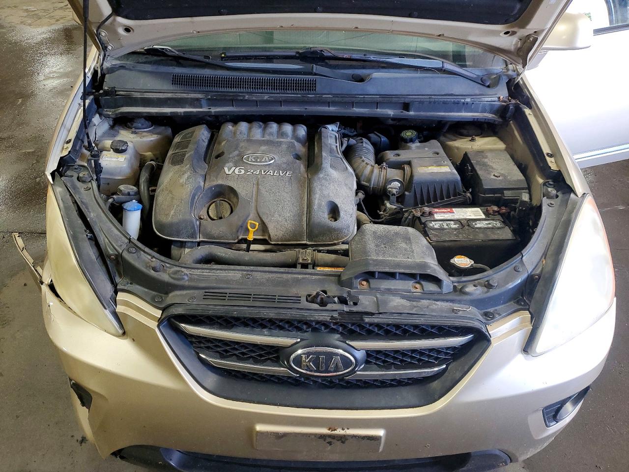 2007 Kia Rondo Lx Tan vin: KNAFG526777106111