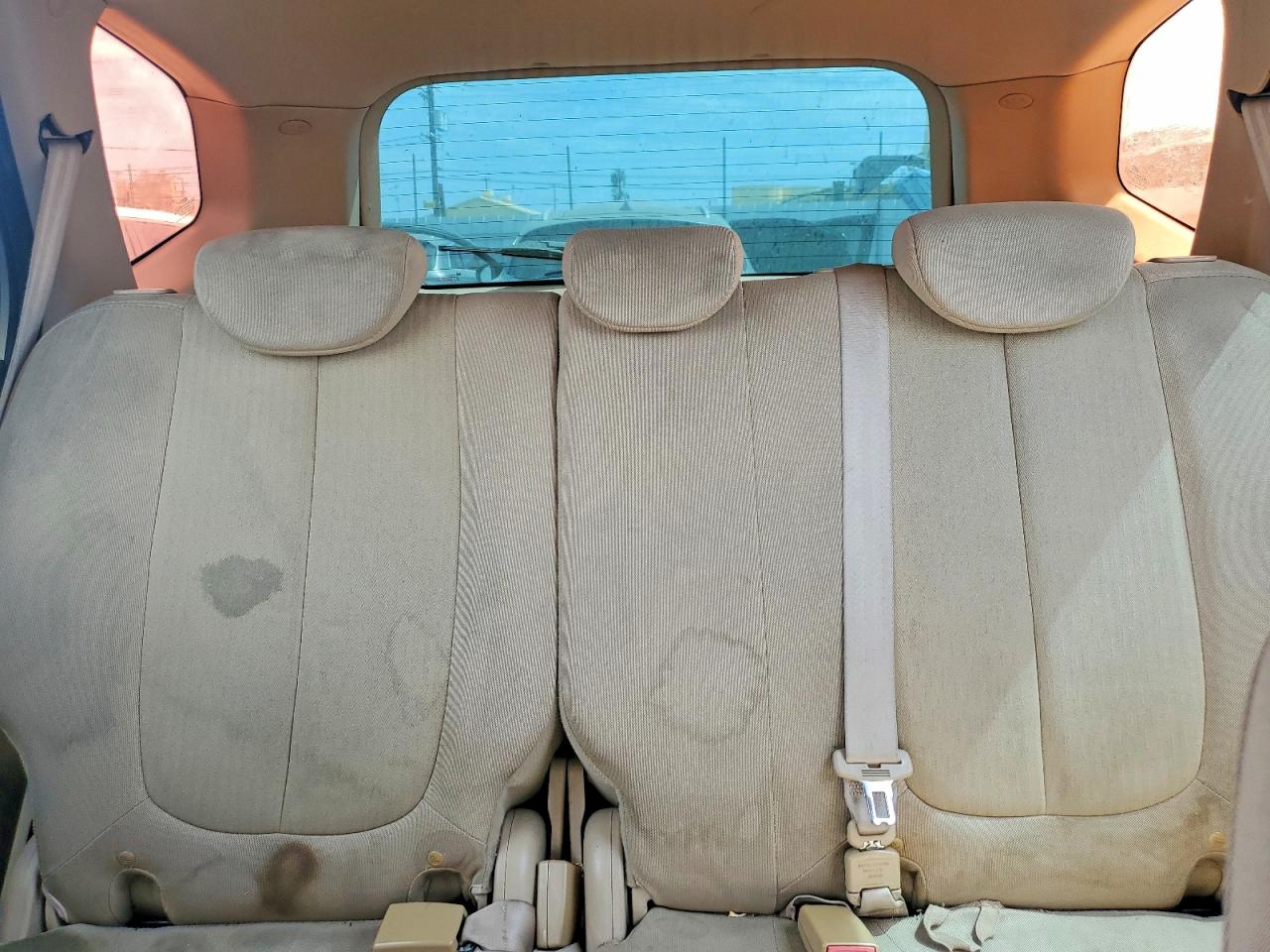 2008 Kia Rondo Lx Beige vin: KNAFG526787174152