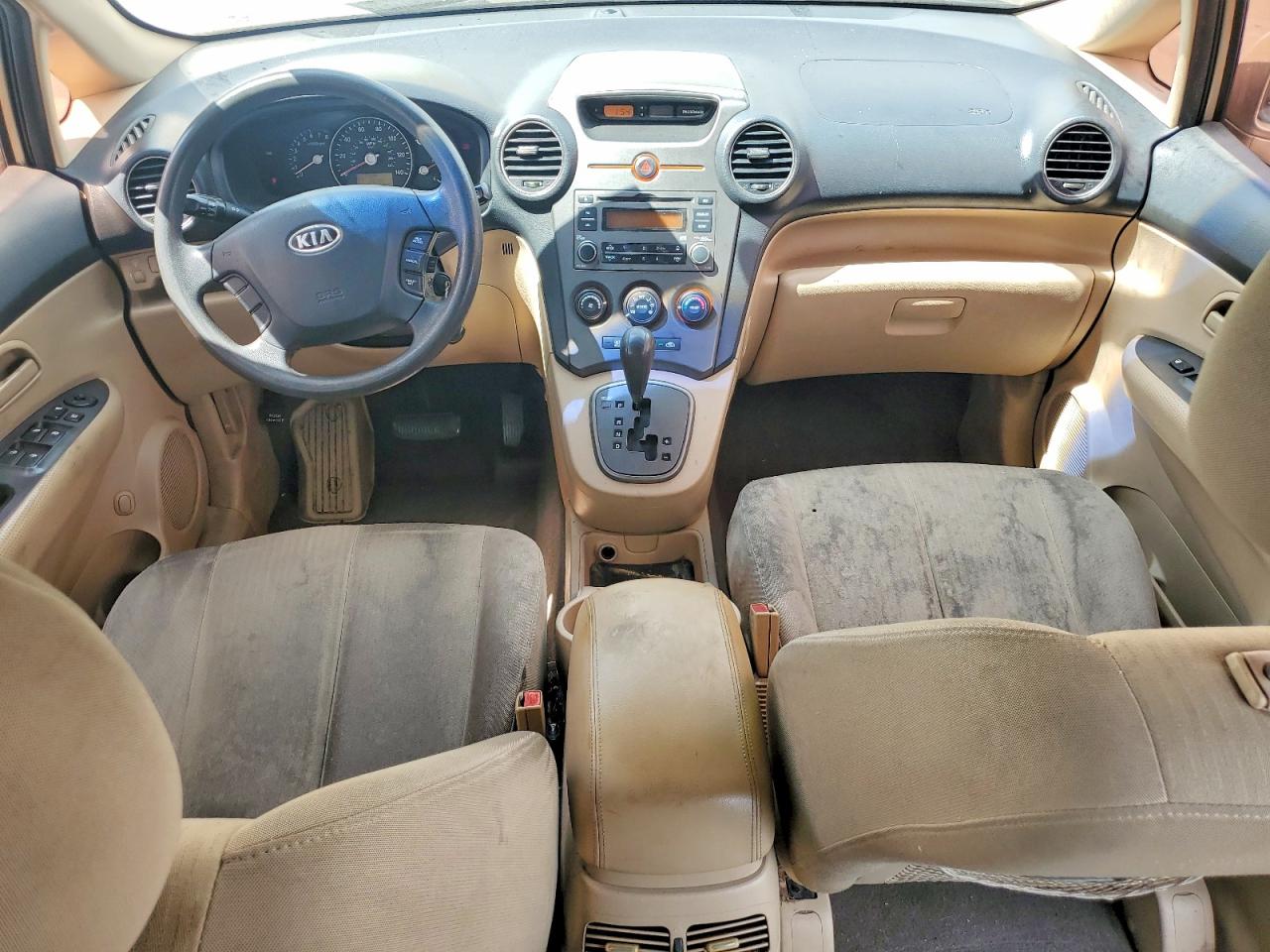 2008 Kia Rondo Lx Beige vin: KNAFG526787174152