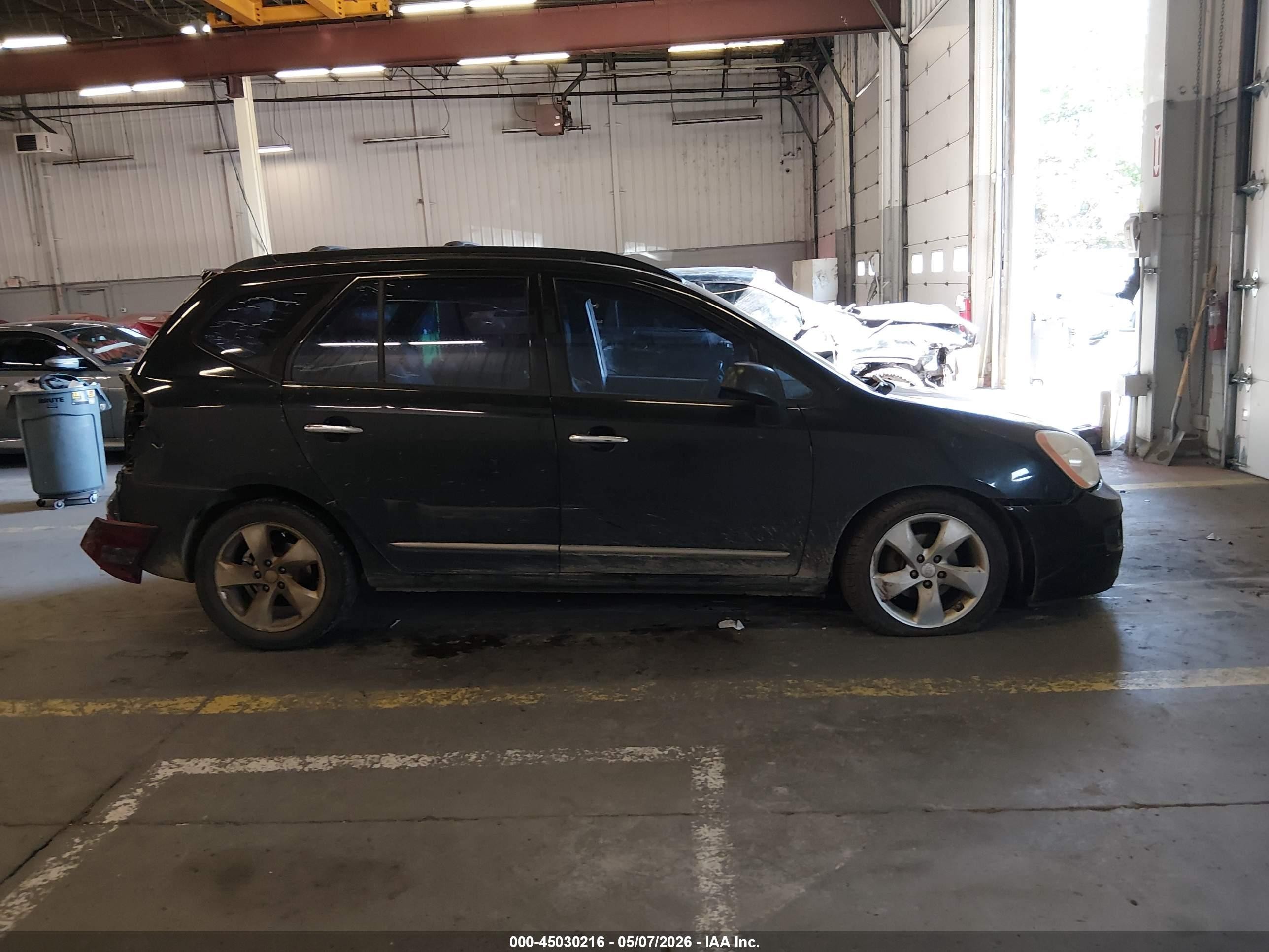 2008 Kia Rondo Ex V6 Black vin: KNAFG526887167209