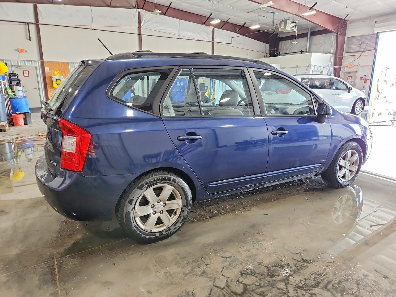 2008 Kia Rondo Lx Blue vin: KNAFG526887182616