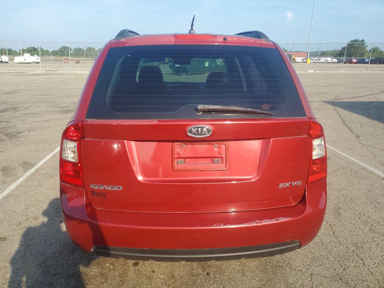 2008 Kia Rondo Lx/ex Red vin: KNAFG526887209698