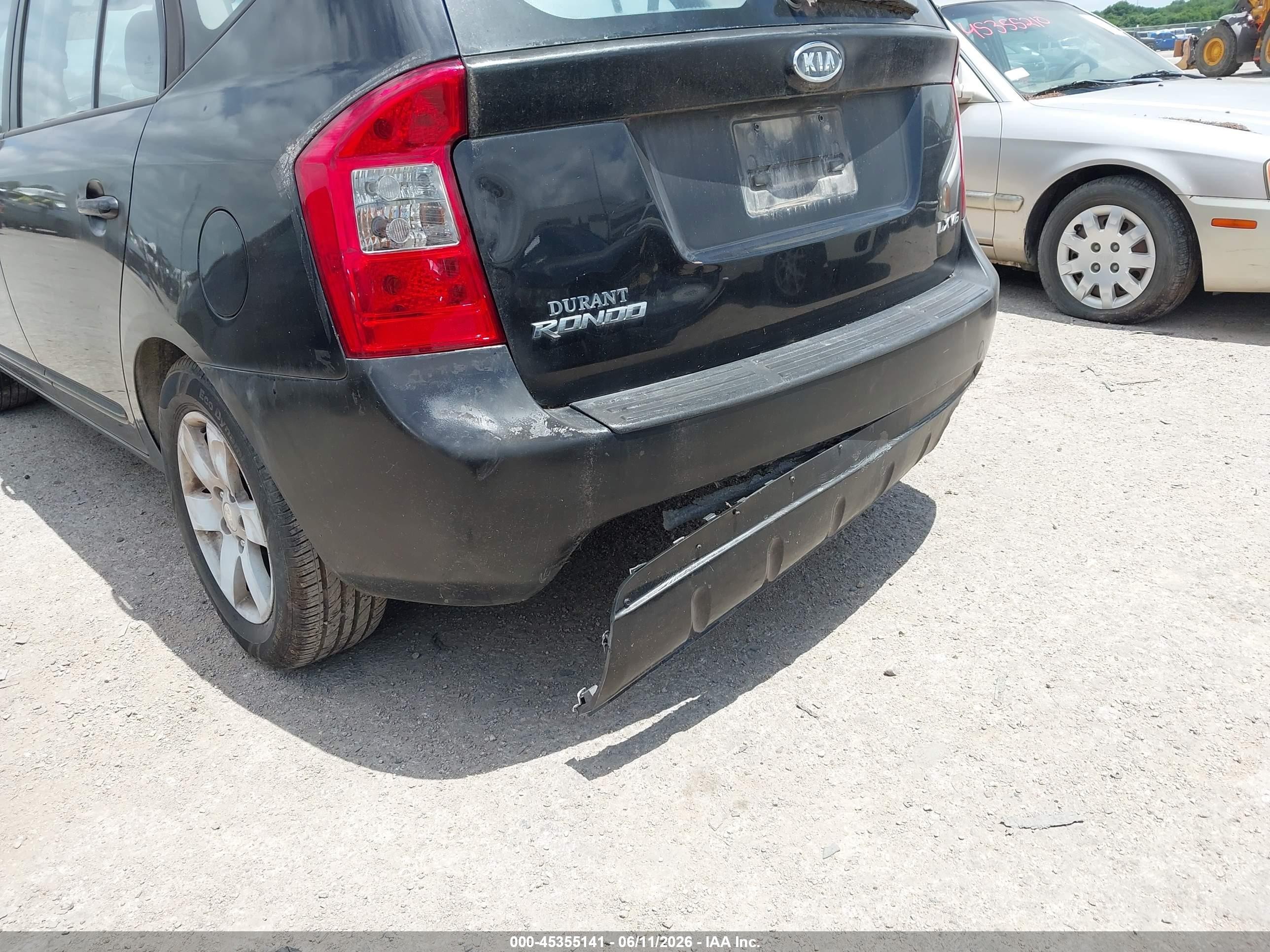 2007 Kia Rondo Lx V6 Black vin: KNAFG526977082393