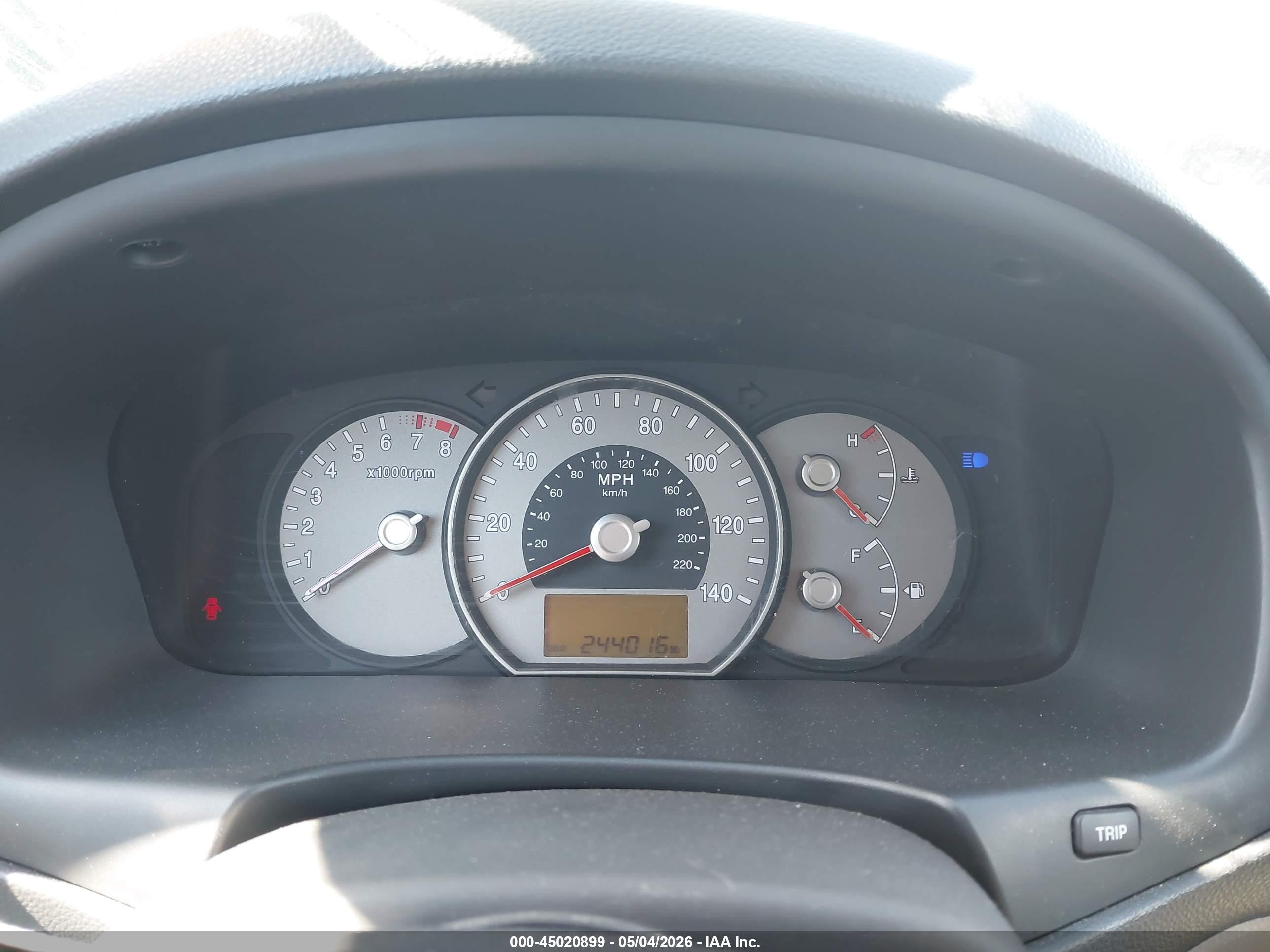 2007 Kia Rondo Ex V6 Белый vin: KNAFG526977113707