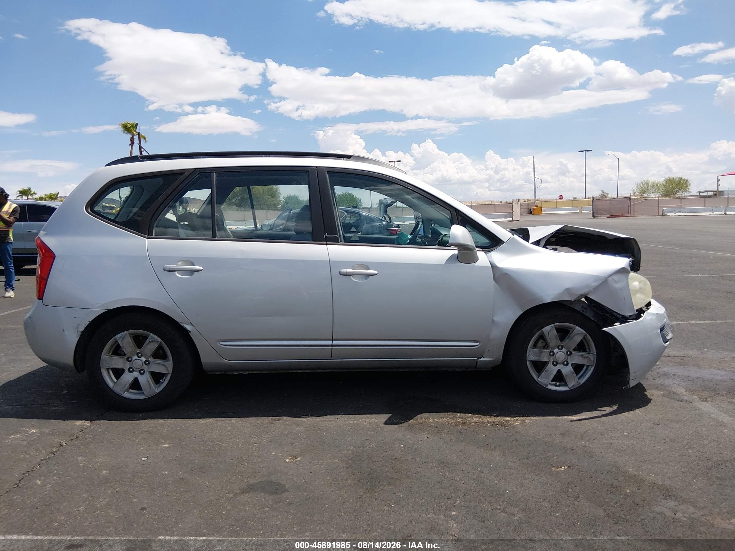 2008 Kia Rondo Lx V6 Серый vin: KNAFG526987136311