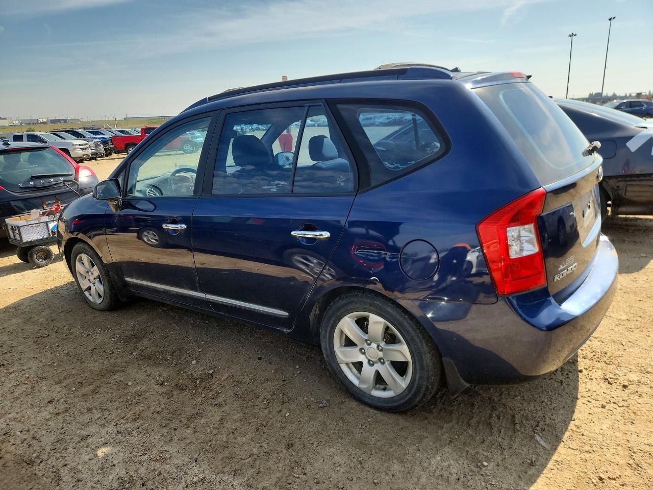 2007 Kia Rondo Lx Blue vin: KNAFG526X77066140