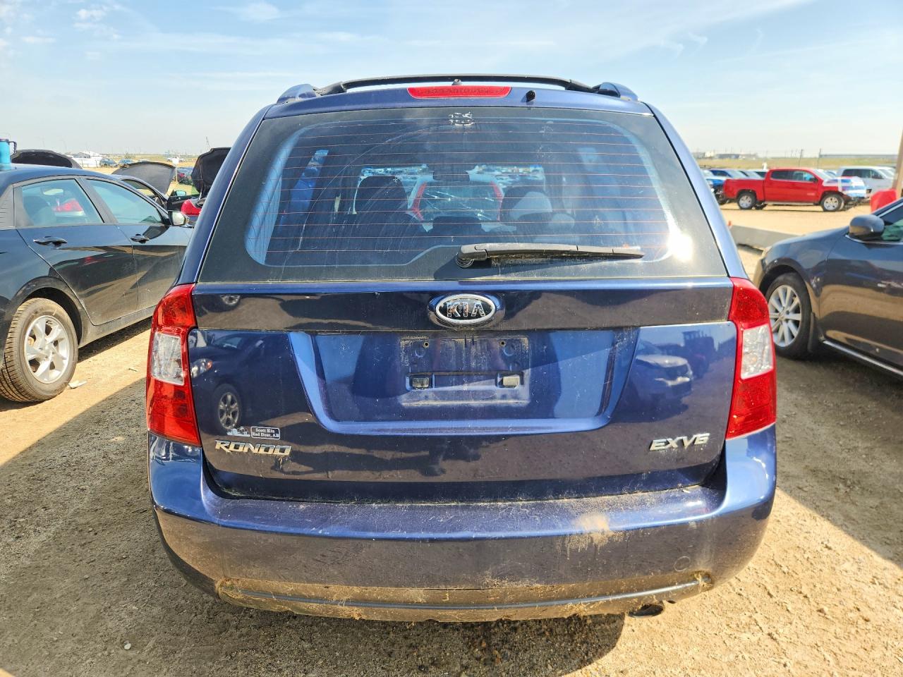 2007 Kia Rondo Lx Blue vin: KNAFG526X77066140