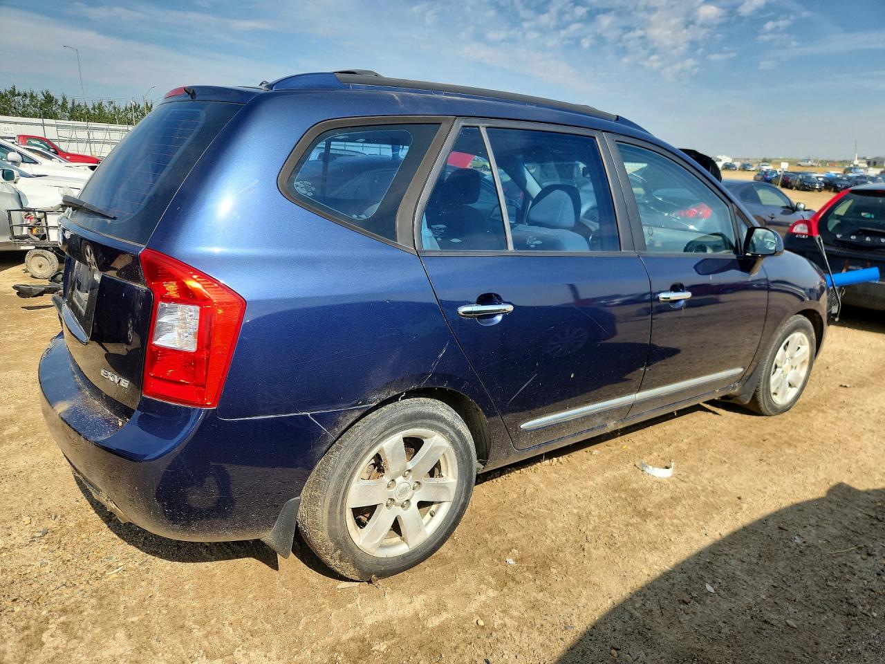 2007 Kia Rondo Lx Blue vin: KNAFG526X77066140