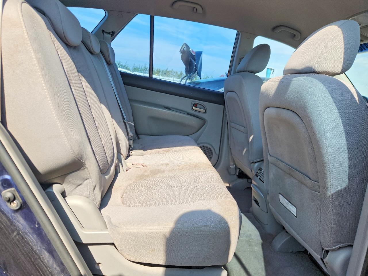 2007 Kia Rondo Lx Blue vin: KNAFG526X77066140