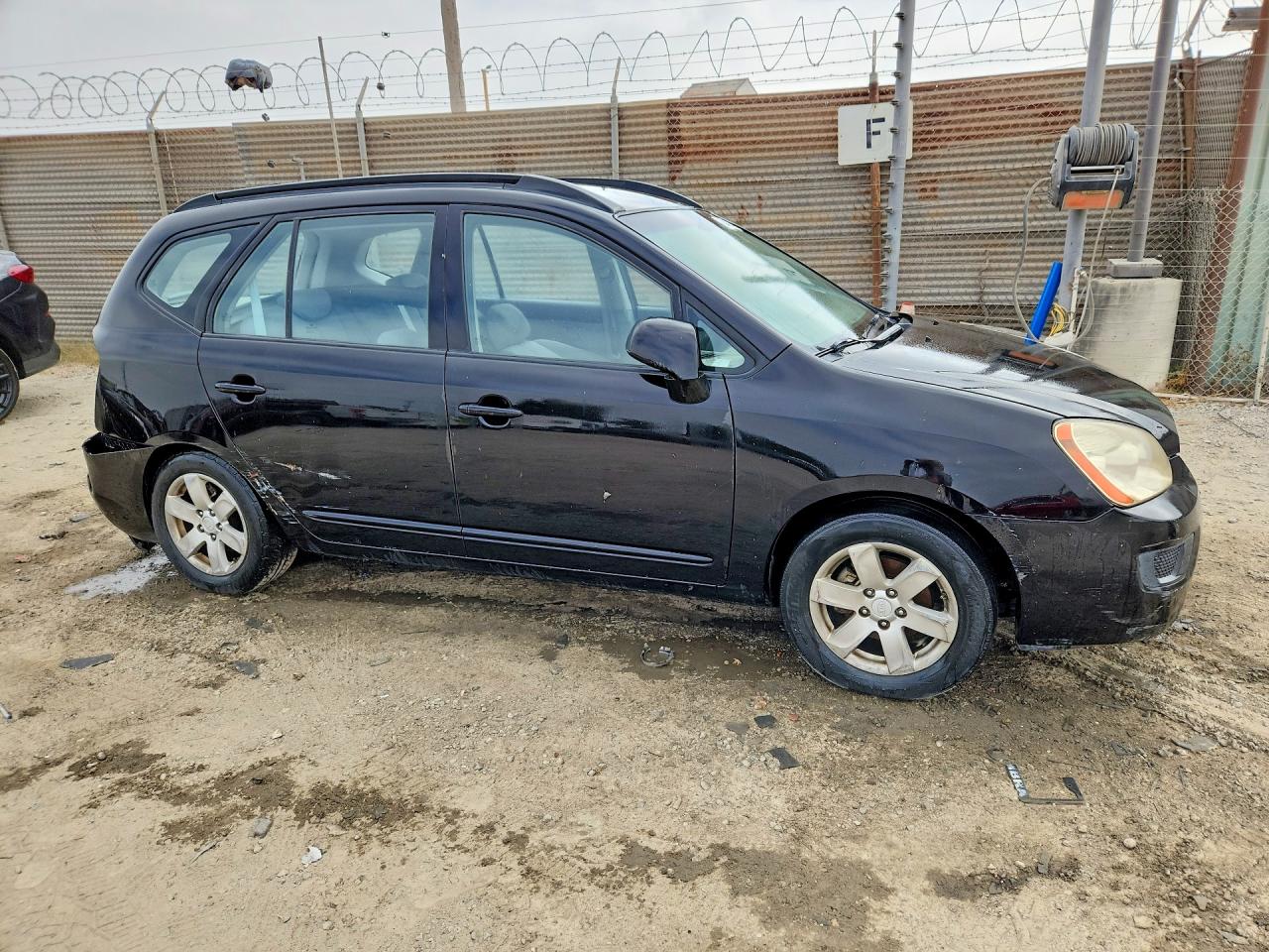 2008 Kia Rondo Lx Black vin: KNAFG526X87153974