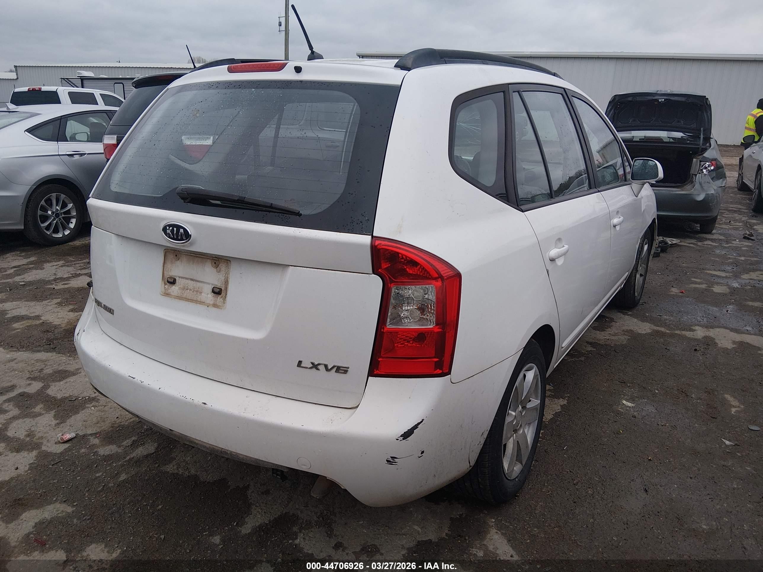 2008 Kia Rondo Lx V6 Белый vin: KNAFG526X87169155