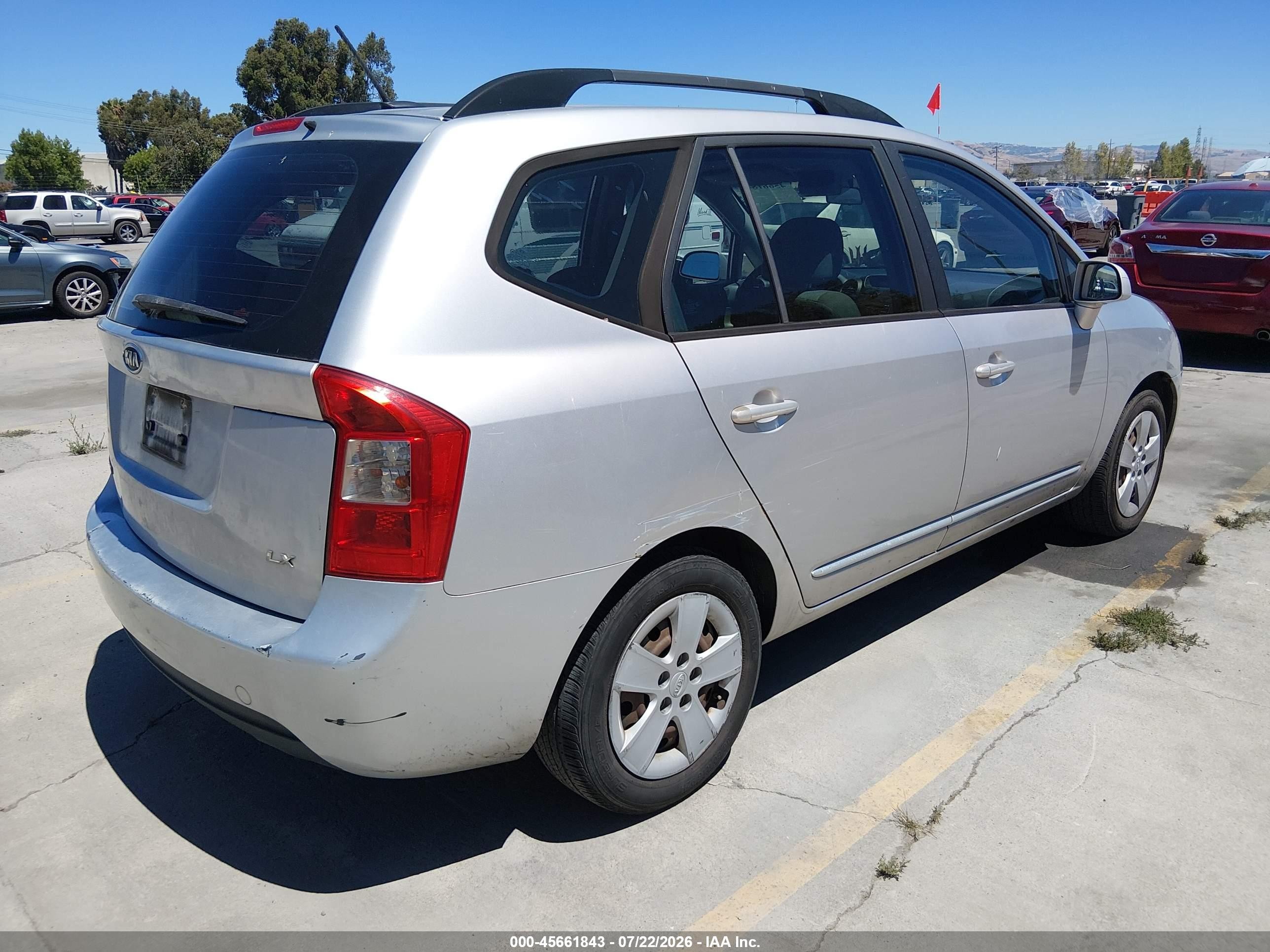2009 Kia Rondo Lx Silver vin: KNAFG528097266299