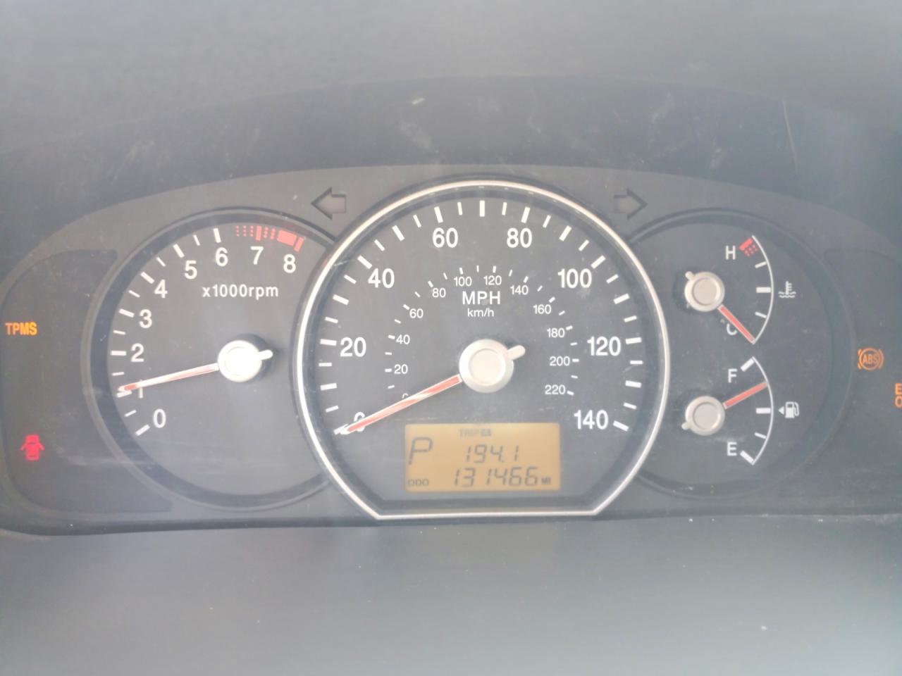 2009 Kia Rondo Base Gray vin: KNAFG528197269163