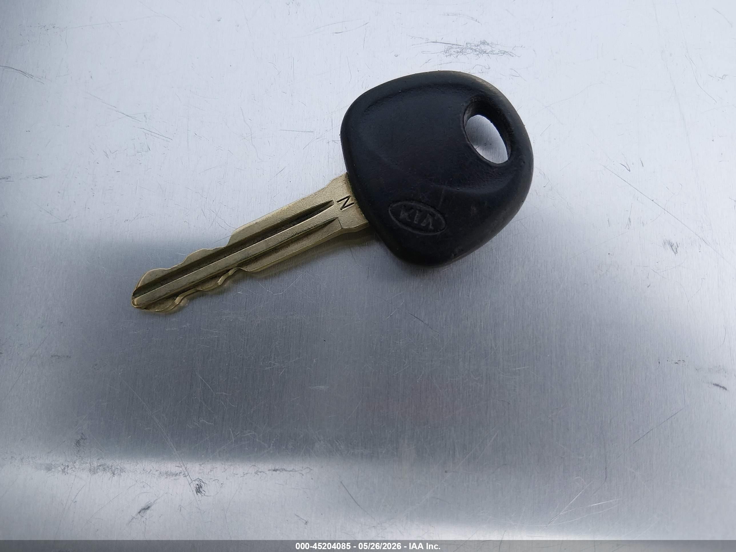 2009 Kia Rondo Lx Серебряный vin: KNAFG528197273102