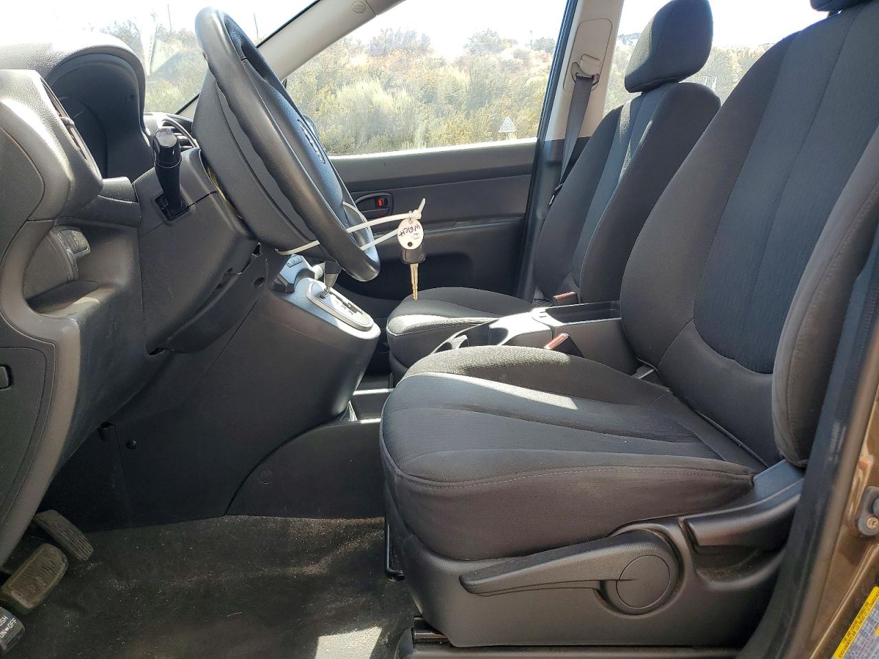 2009 Kia Rondo Base Brown vin: KNAFG528297241176