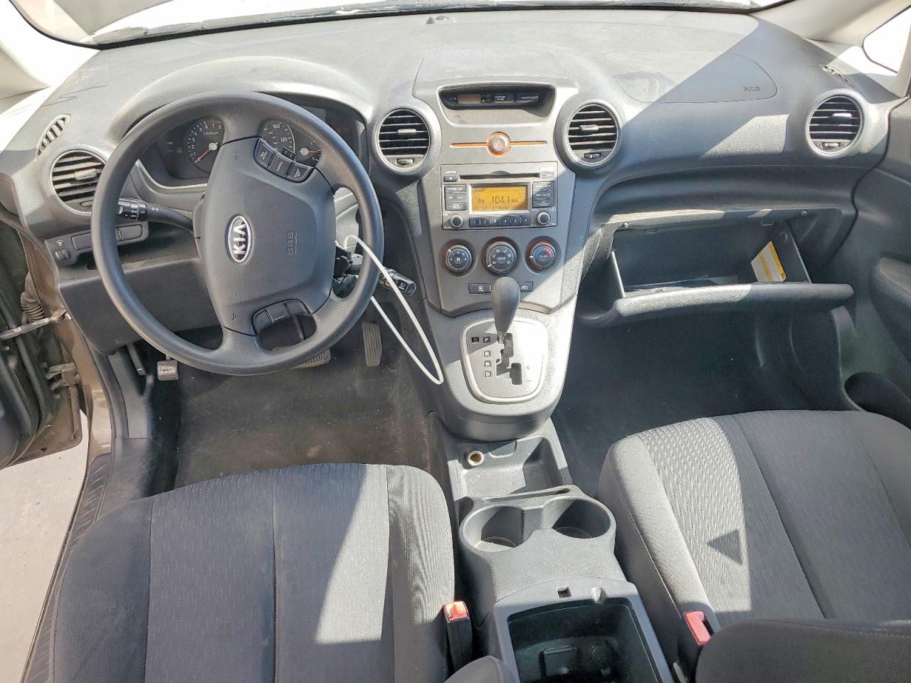 2009 Kia Rondo Base Brown vin: KNAFG528297241176