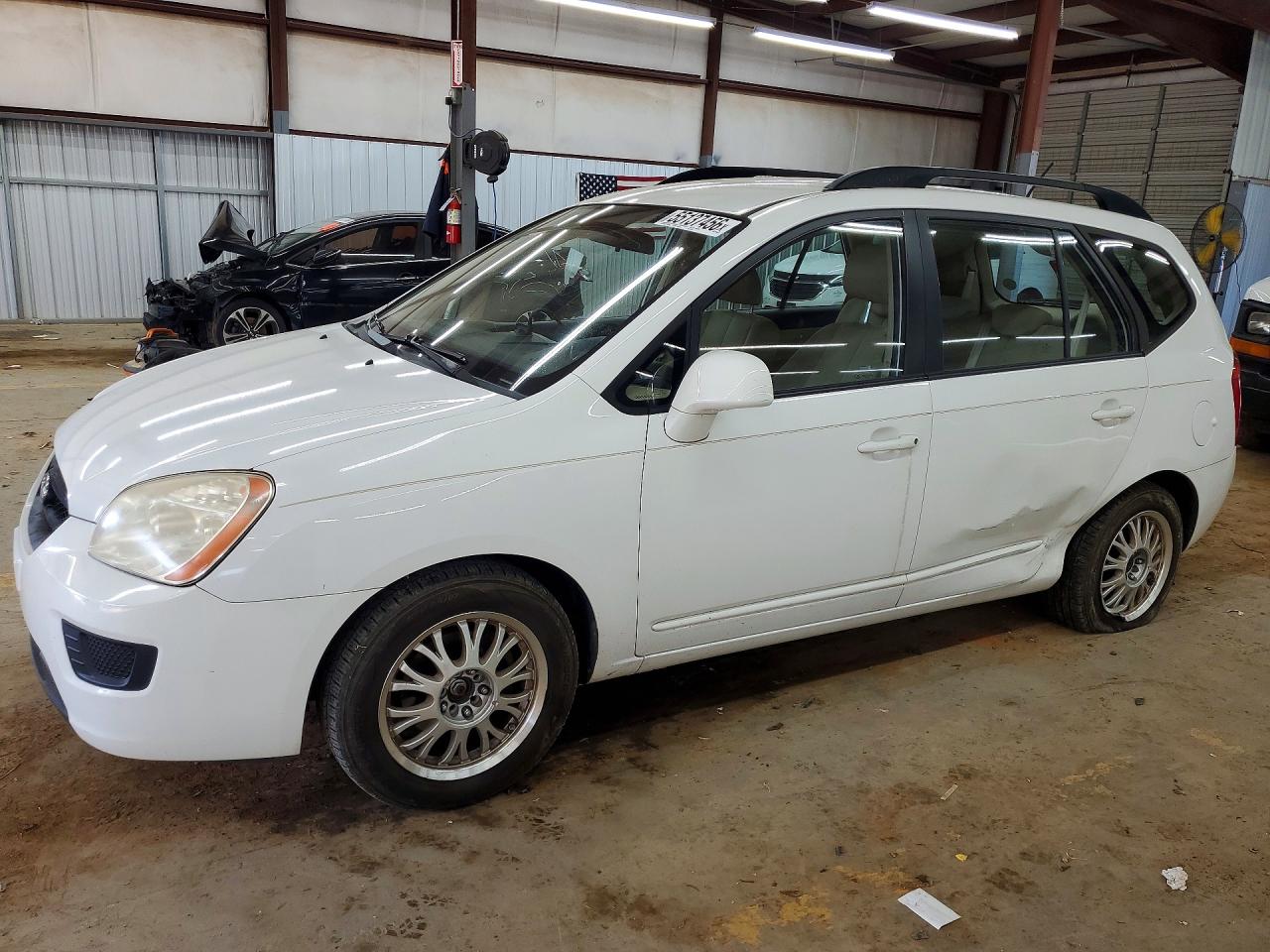 2009 Kia Rondo Base White vin: KNAFG528597221410
