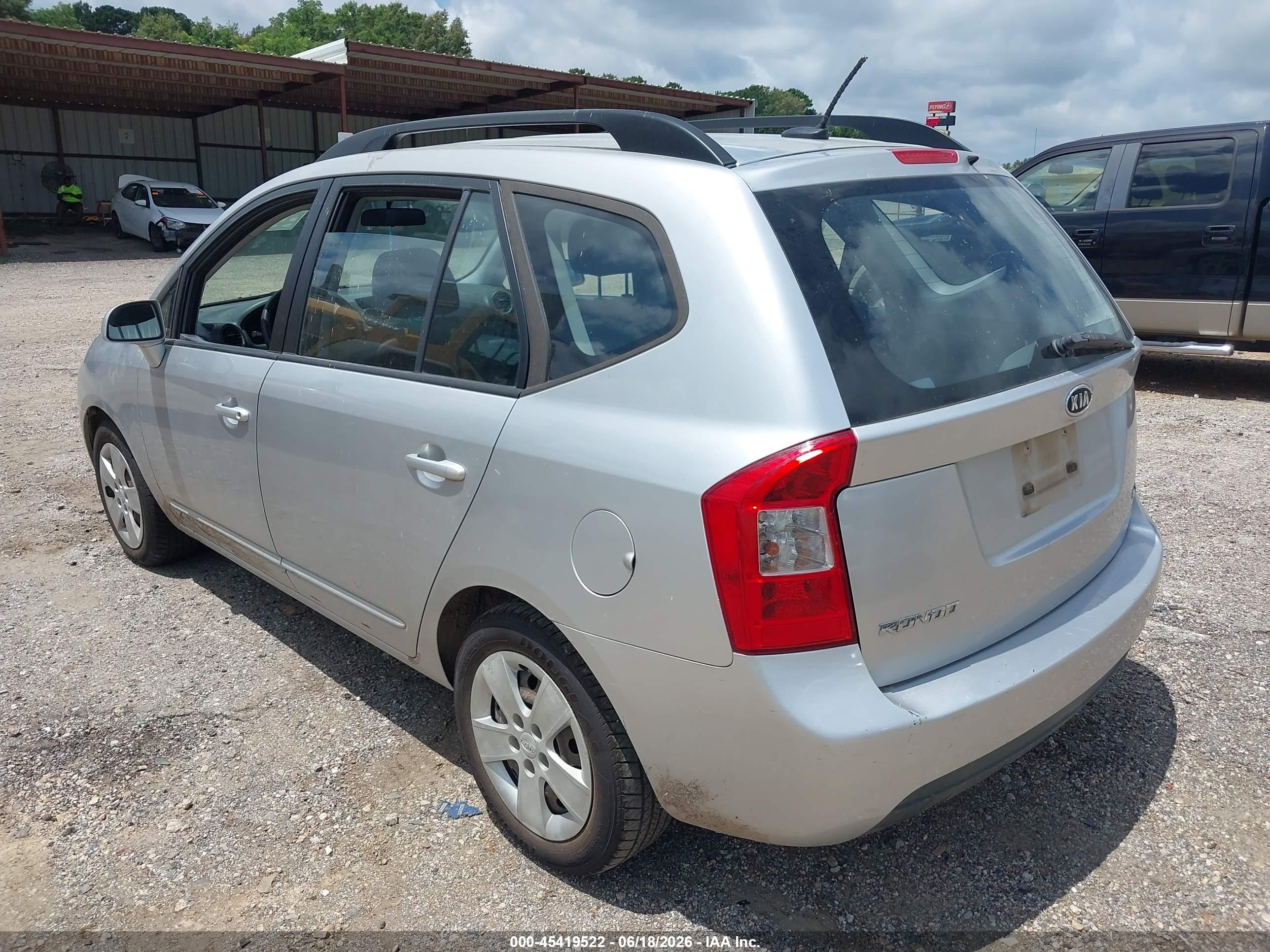 2009 Kia Rondo Lx Silver vin: KNAFG528597230821
