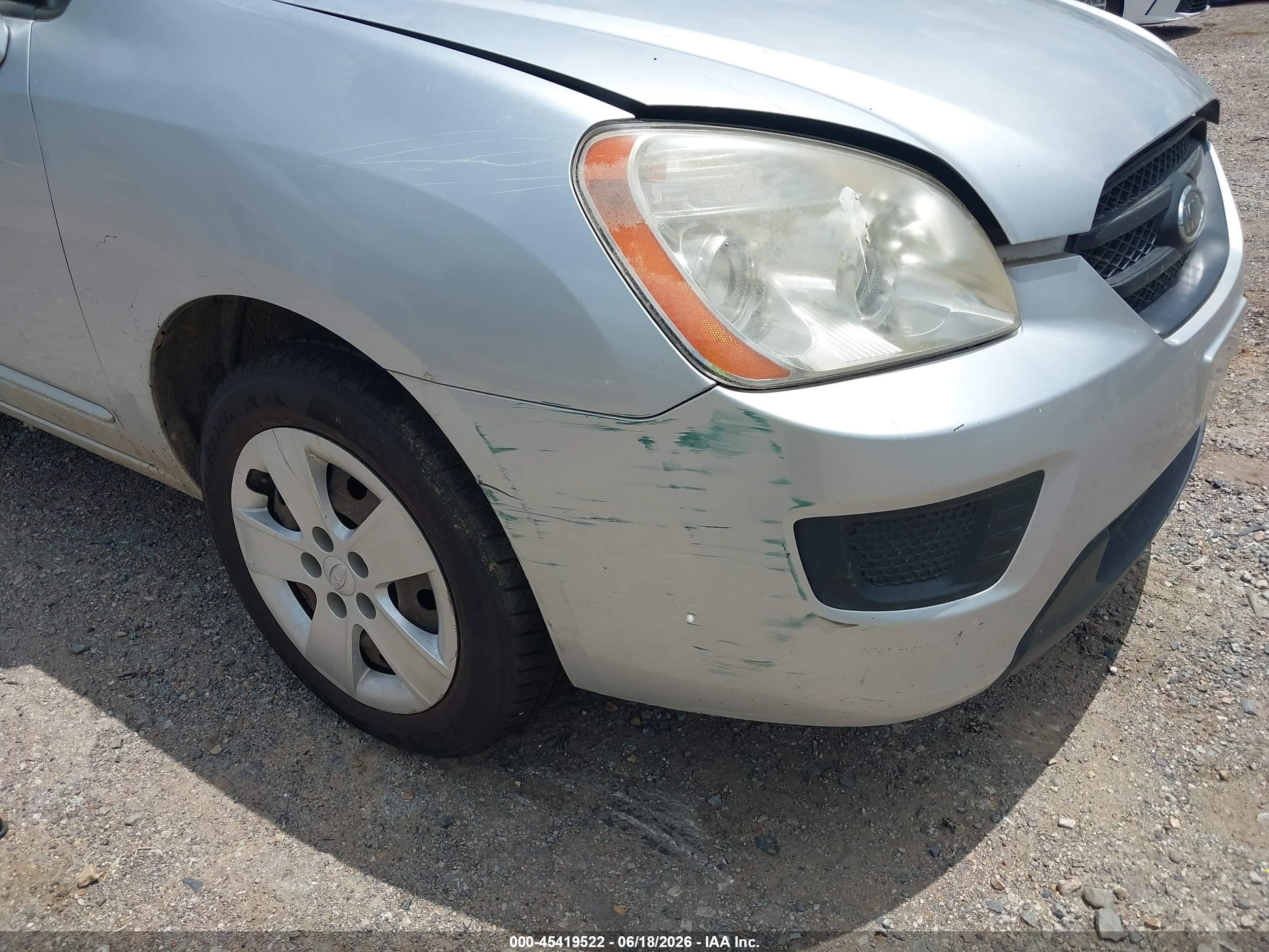 2009 Kia Rondo Lx Silver vin: KNAFG528597230821
