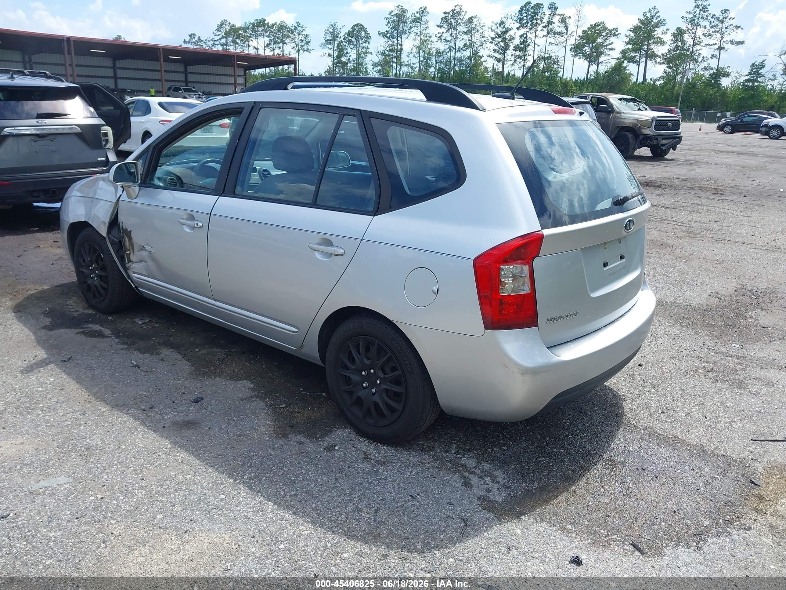 2009 Kia Rondo Lx Silver vin: KNAFG528597246405