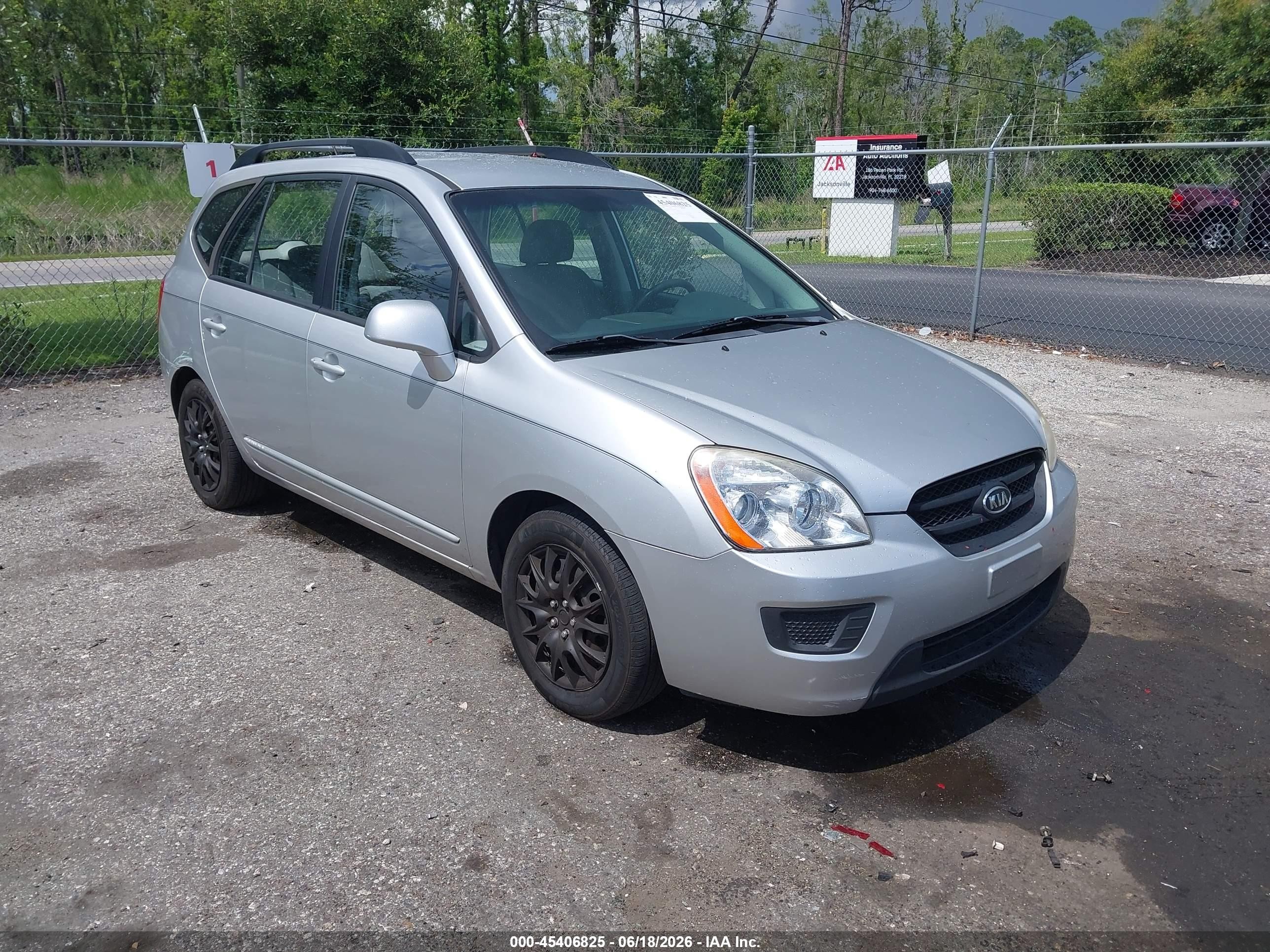 2009 Kia Rondo Lx Silver vin: KNAFG528597246405