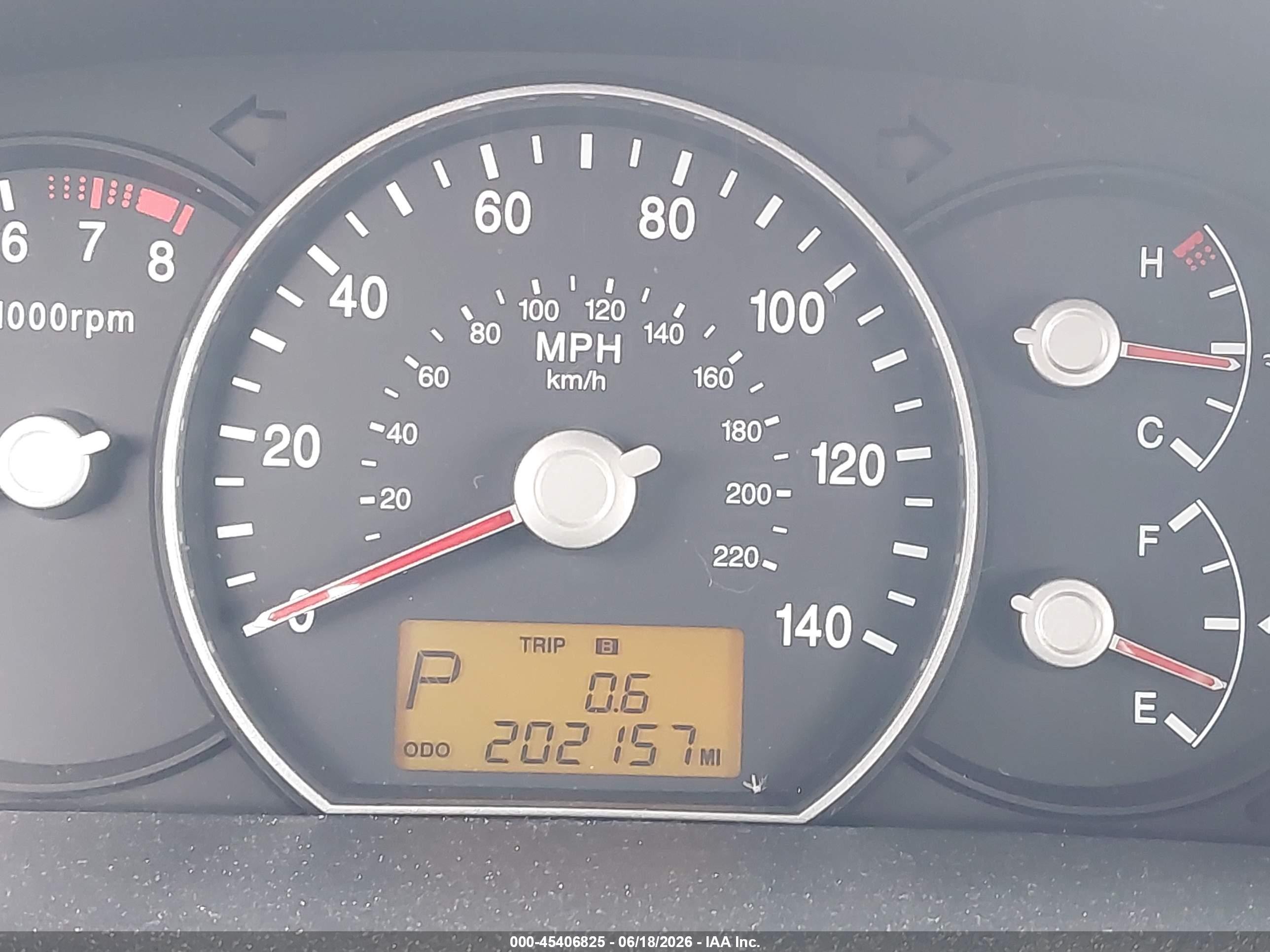 2009 Kia Rondo Lx Silver vin: KNAFG528597246405