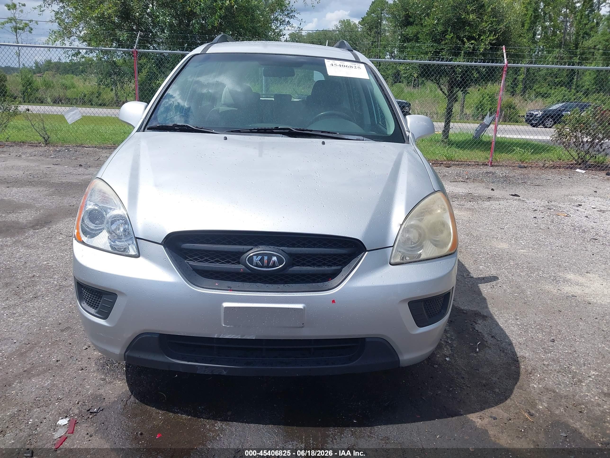 2009 Kia Rondo Lx Silver vin: KNAFG528597246405