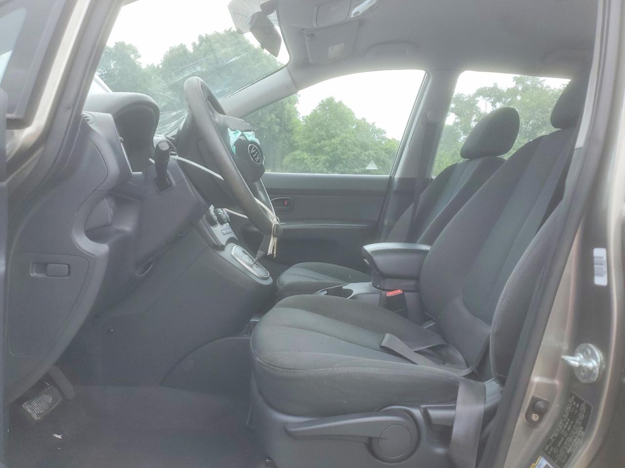 2009 Kia Rondo Base Gray vin: KNAFG528697261639