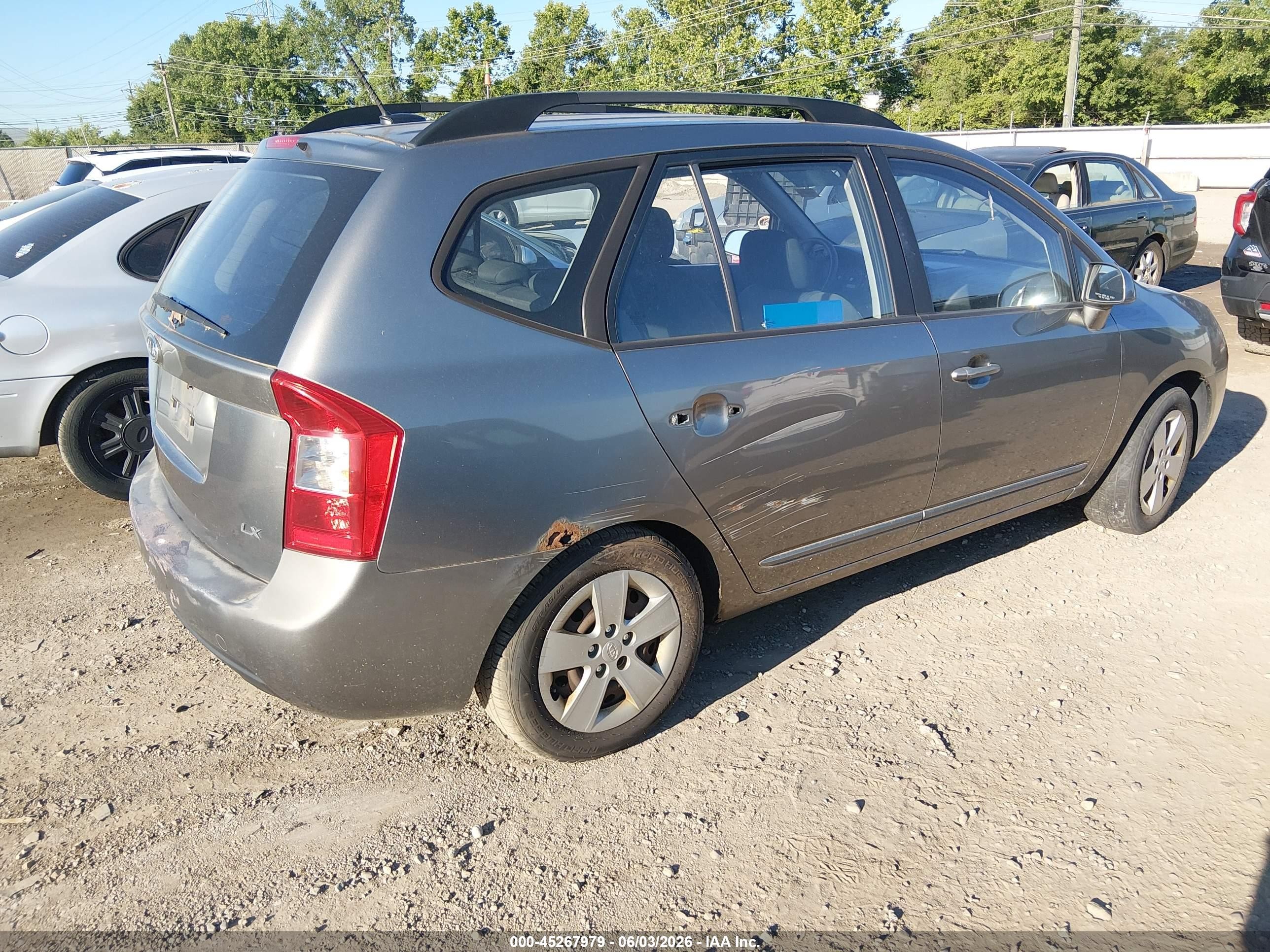 2009 Kia Rondo Lx Gray vin: KNAFG528897255437