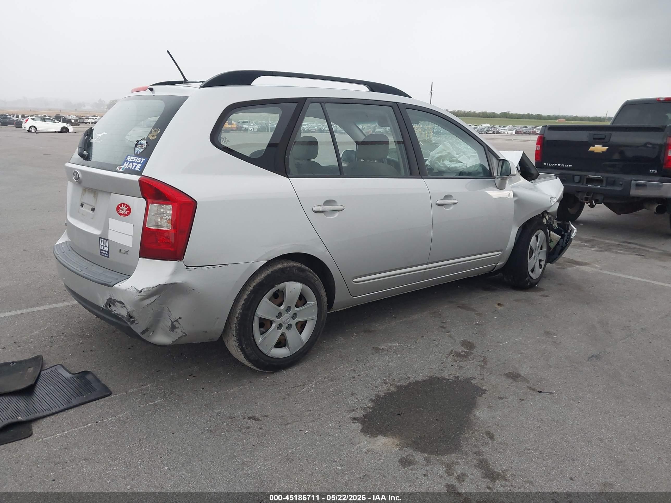2009 Kia Rondo Lx Silver vin: KNAFG528897273176