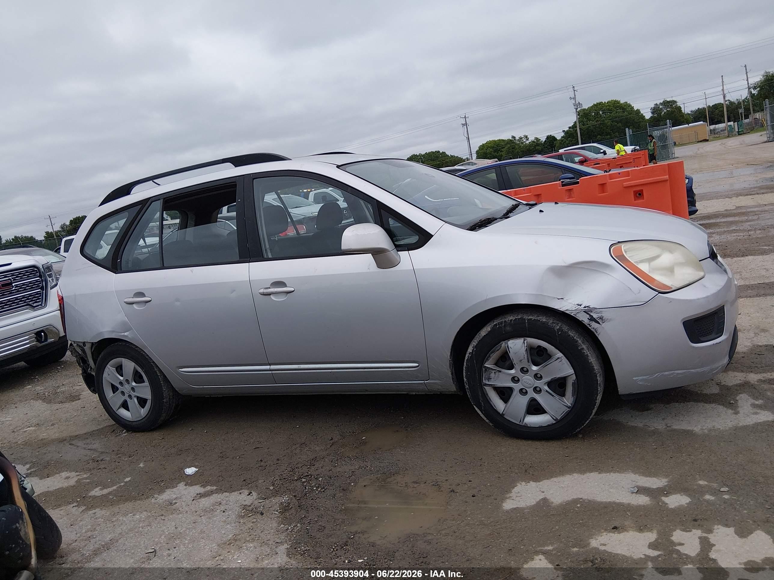 2009 Kia Rondo Lx Серебряный vin: KNAFG529697262900