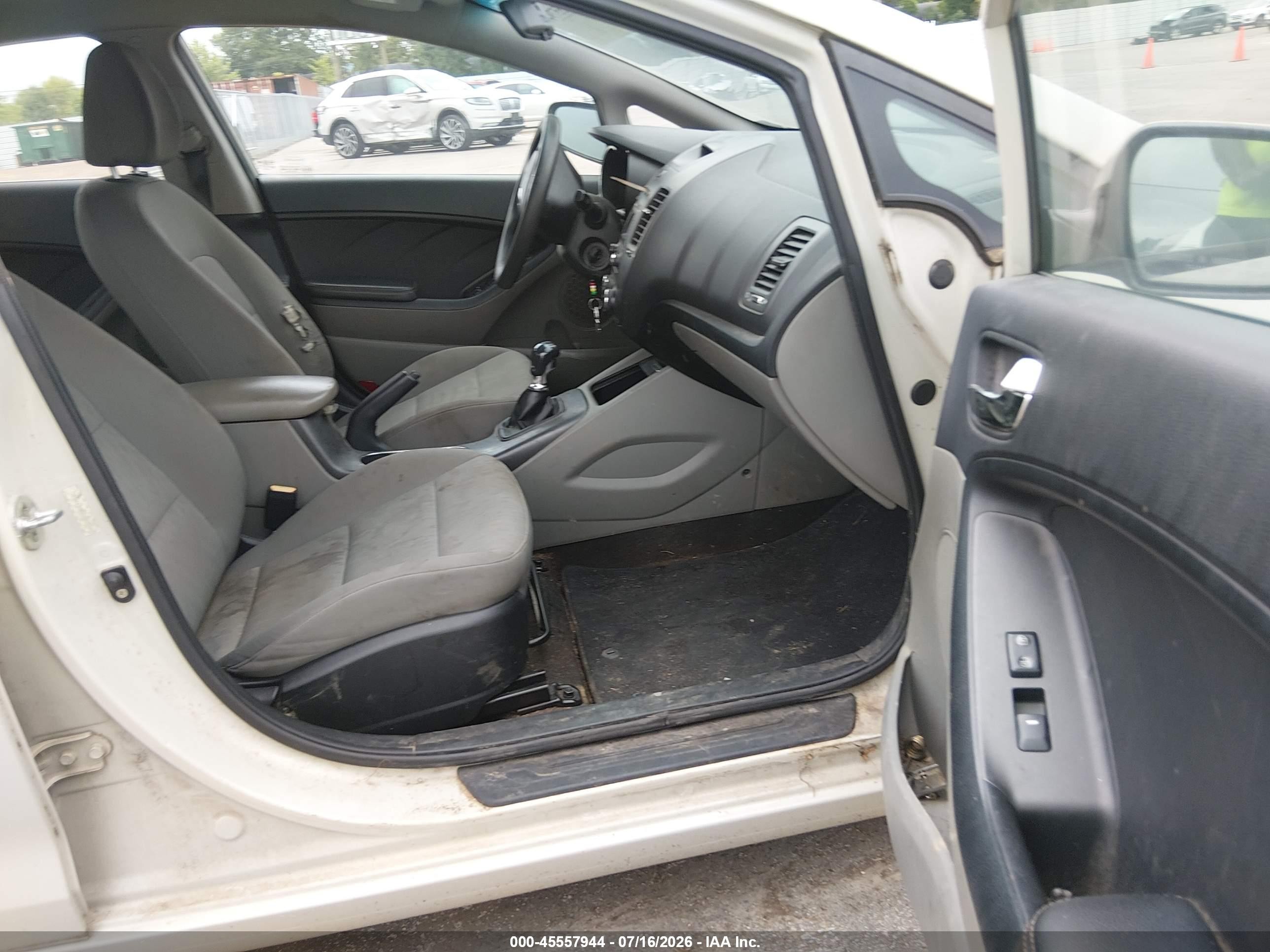 2015 Kia Forte Lx Cream vin: KNAFK4A60F5282177