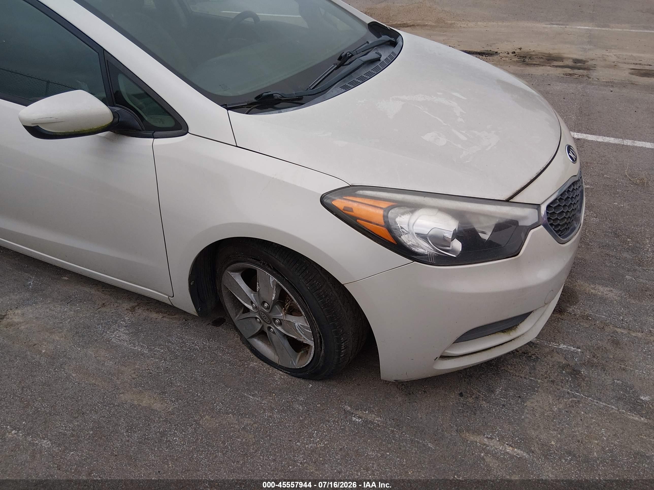 2015 Kia Forte Lx Cream vin: KNAFK4A60F5282177
