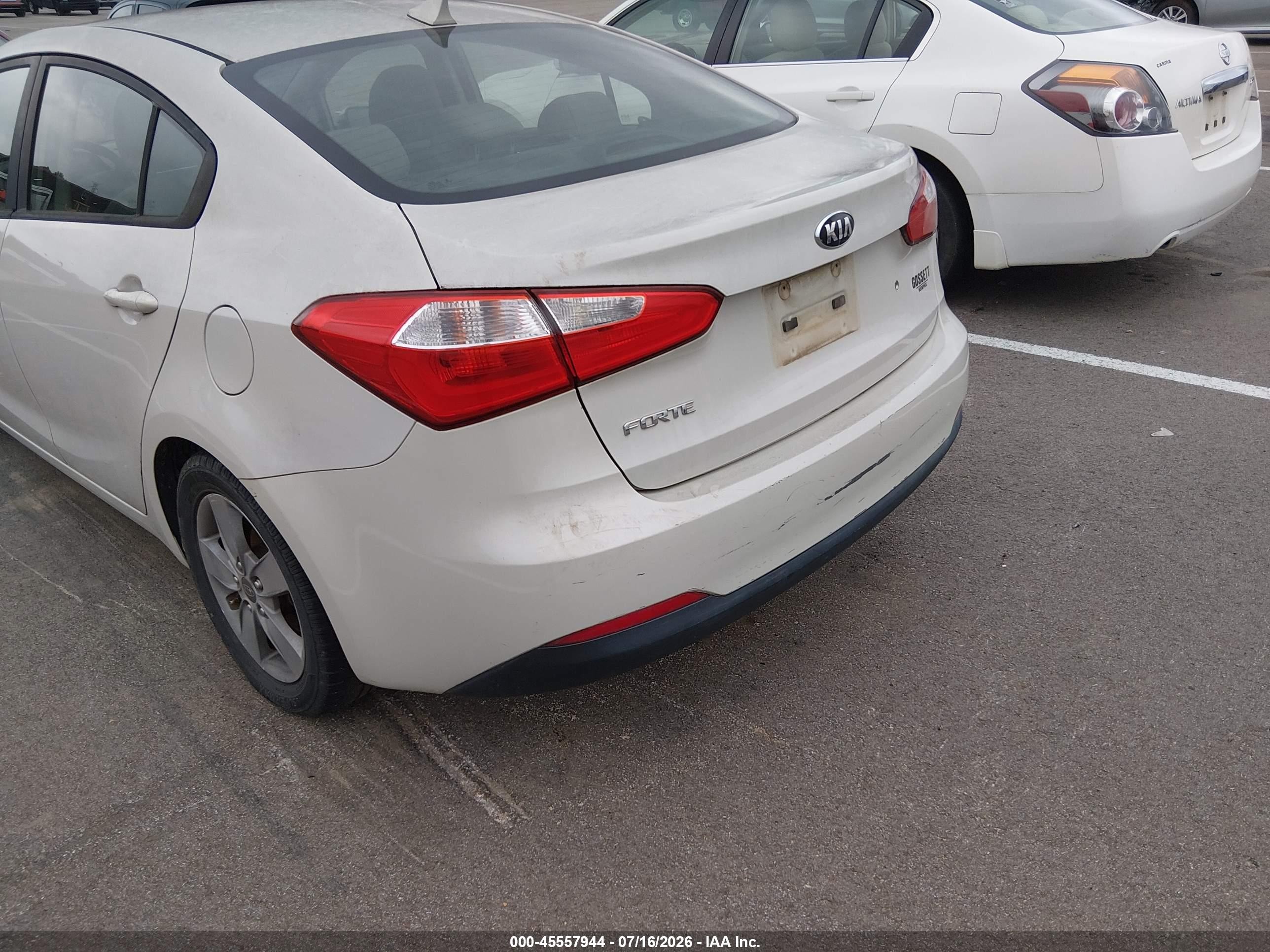 2015 Kia Forte Lx Cream vin: KNAFK4A60F5282177