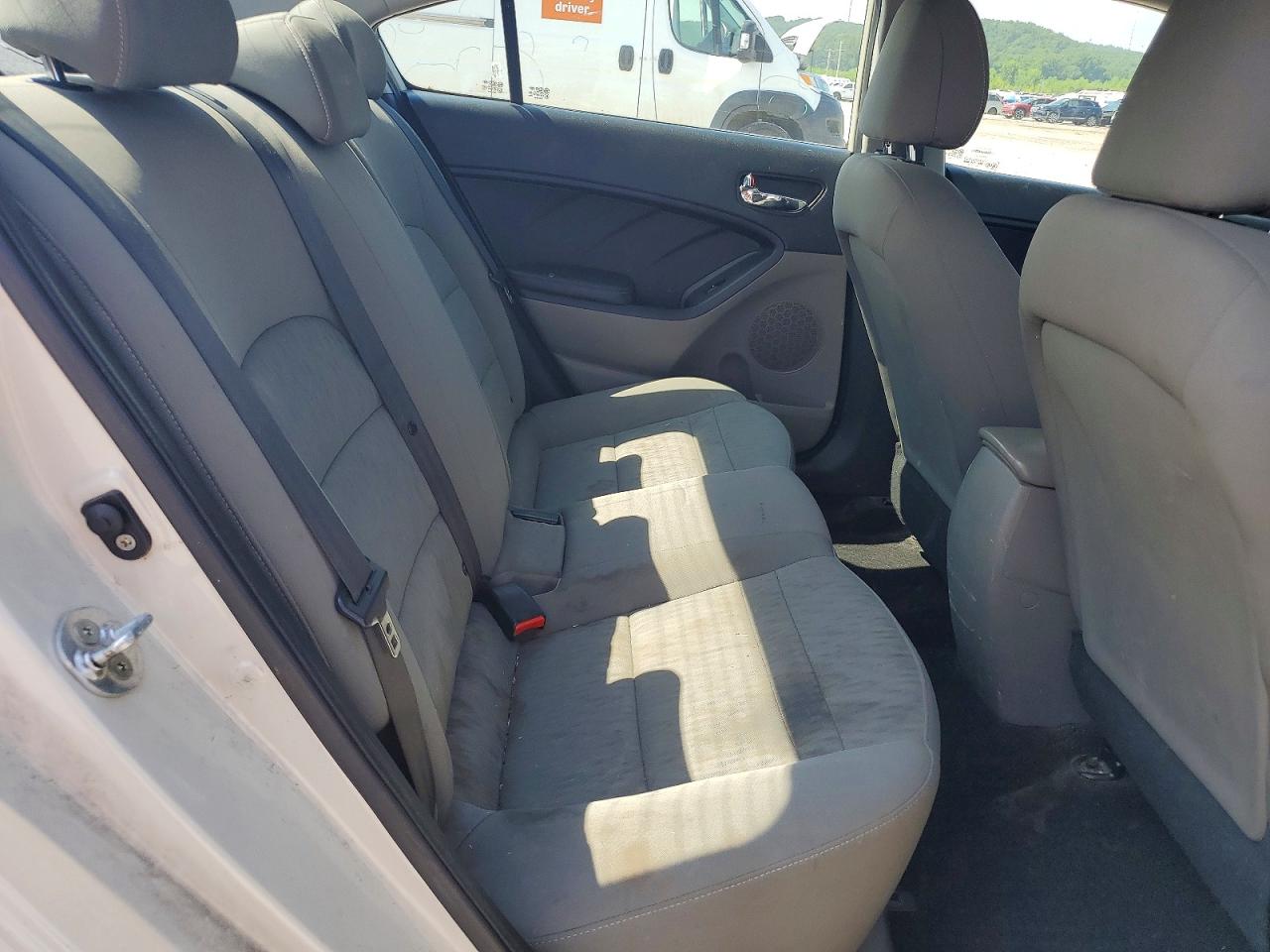 2015 Kia Forte Lx White vin: KNAFK4A61F5275738
