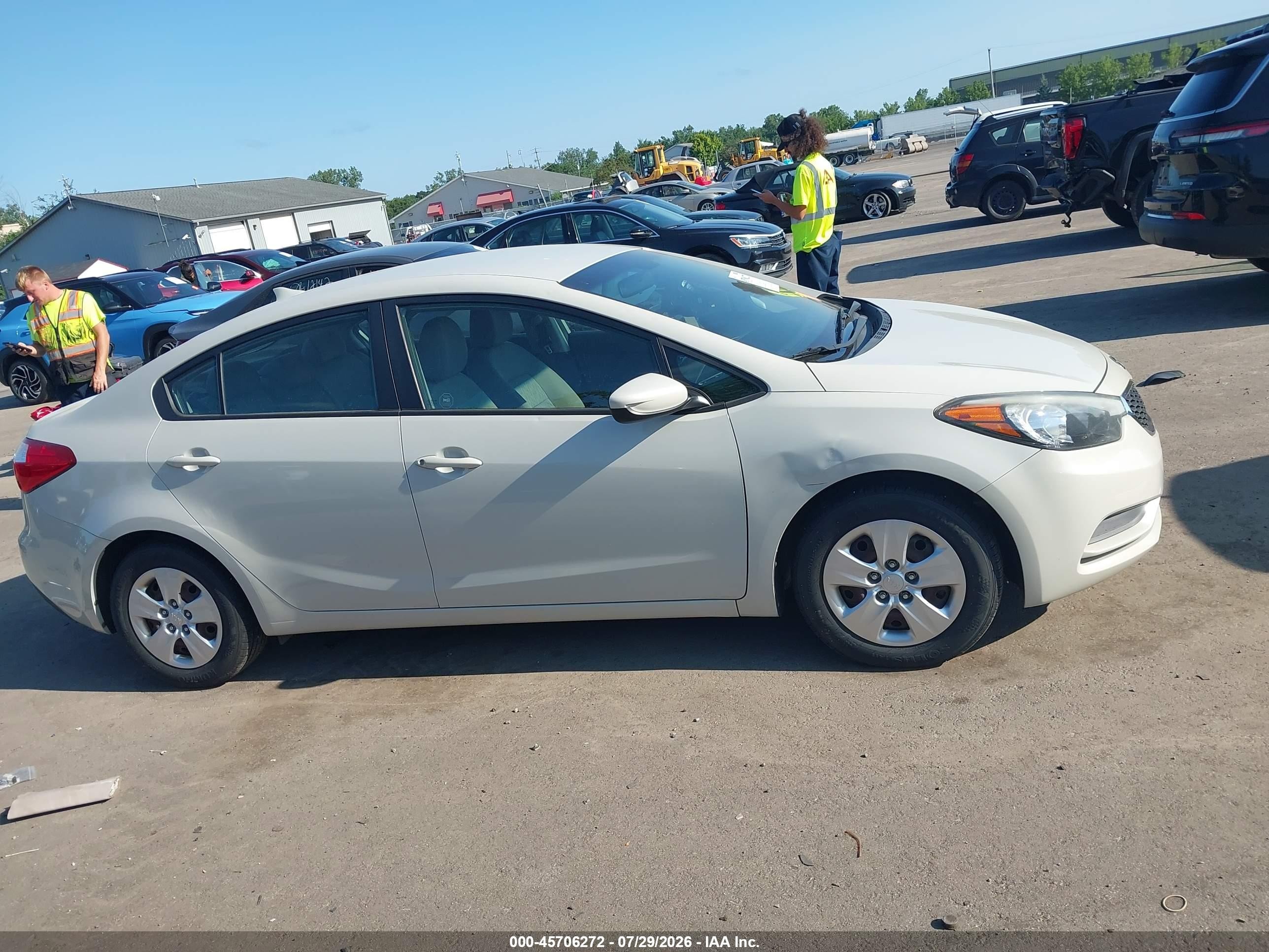 2015 Kia Forte Lx Белый vin: KNAFK4A61F5388282