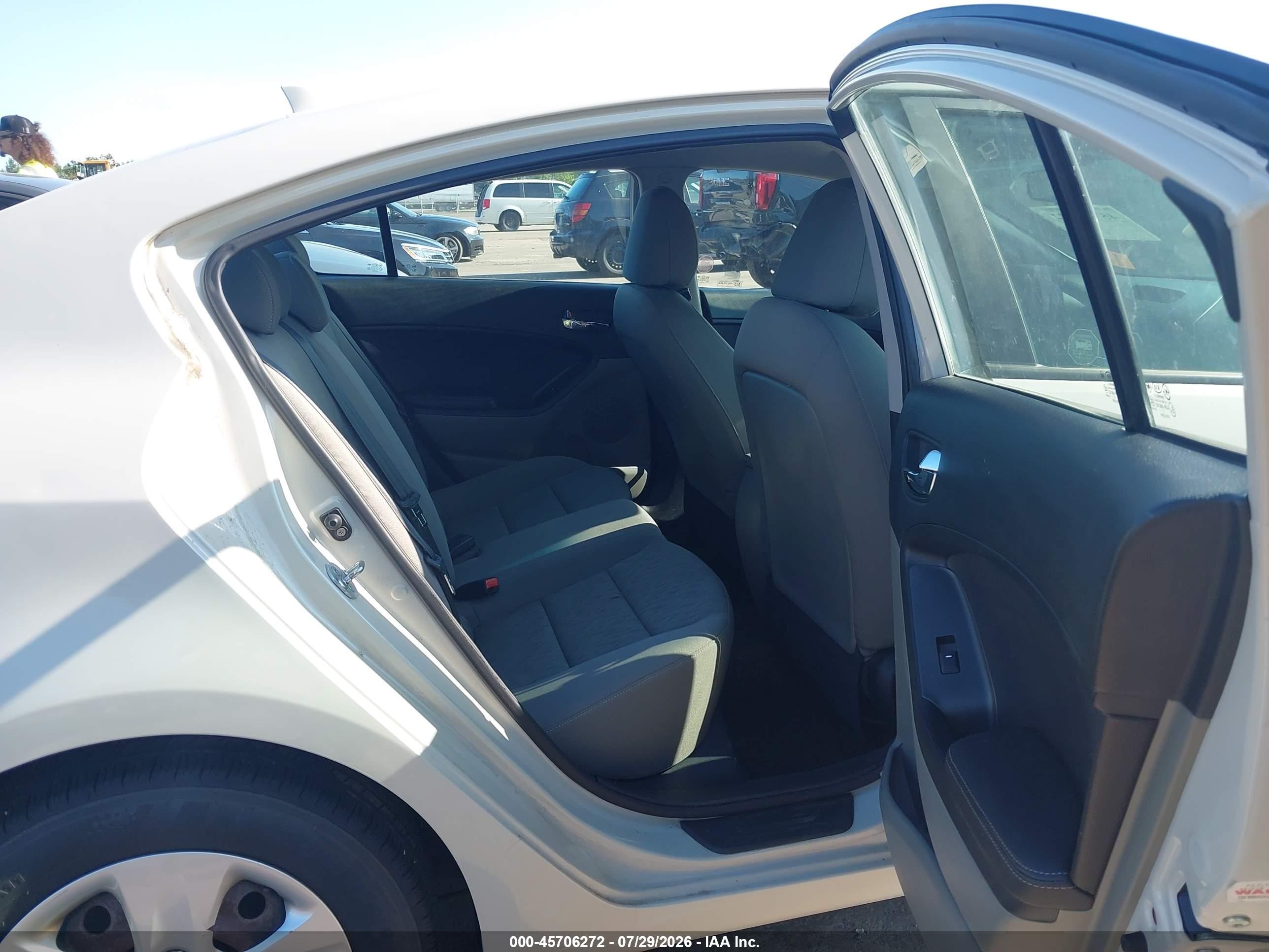 2015 Kia Forte Lx Белый vin: KNAFK4A61F5388282