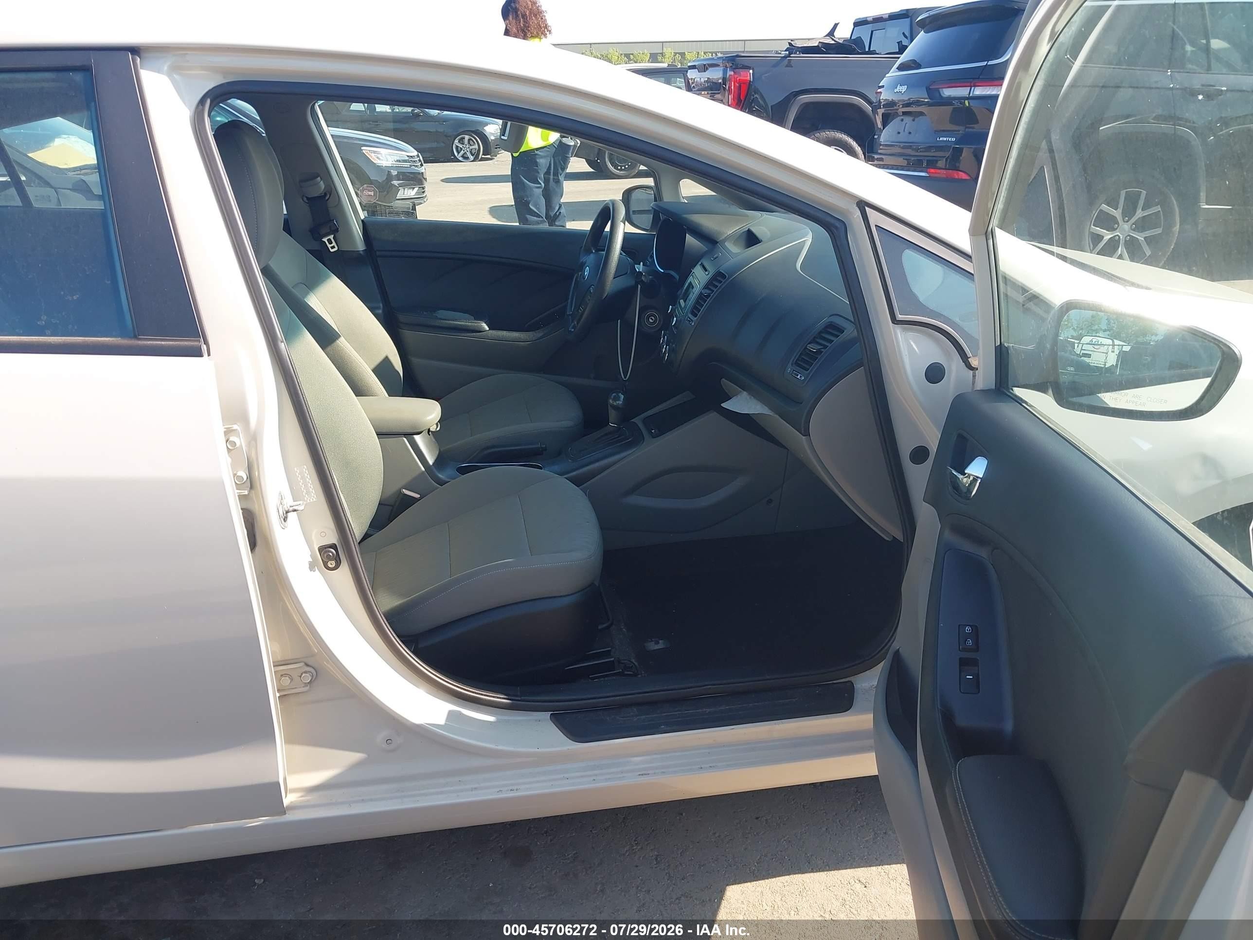 2015 Kia Forte Lx Белый vin: KNAFK4A61F5388282