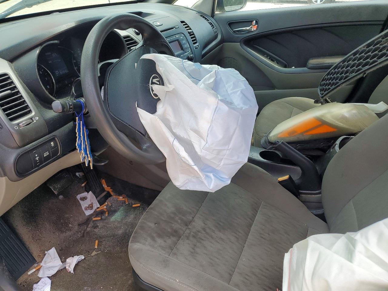 2014 Kia Forte Lx Кремовый vin: KNAFK4A62E5160449
