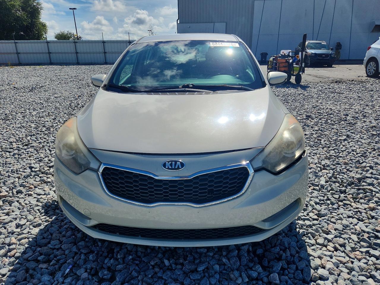 2015 Kia Forte Lx Cream vin: KNAFK4A62F5324347