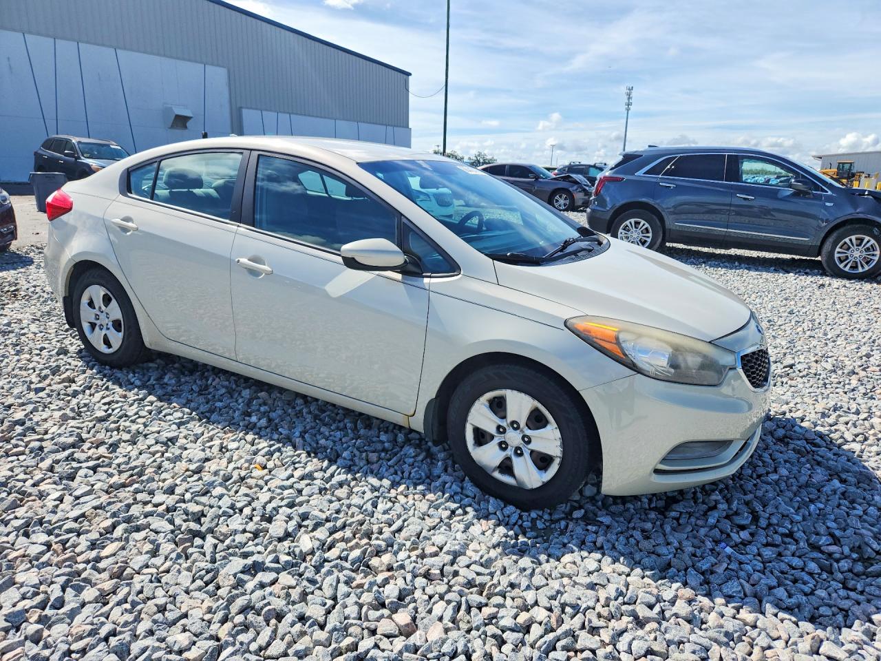 2015 Kia Forte Lx Cream vin: KNAFK4A62F5324347